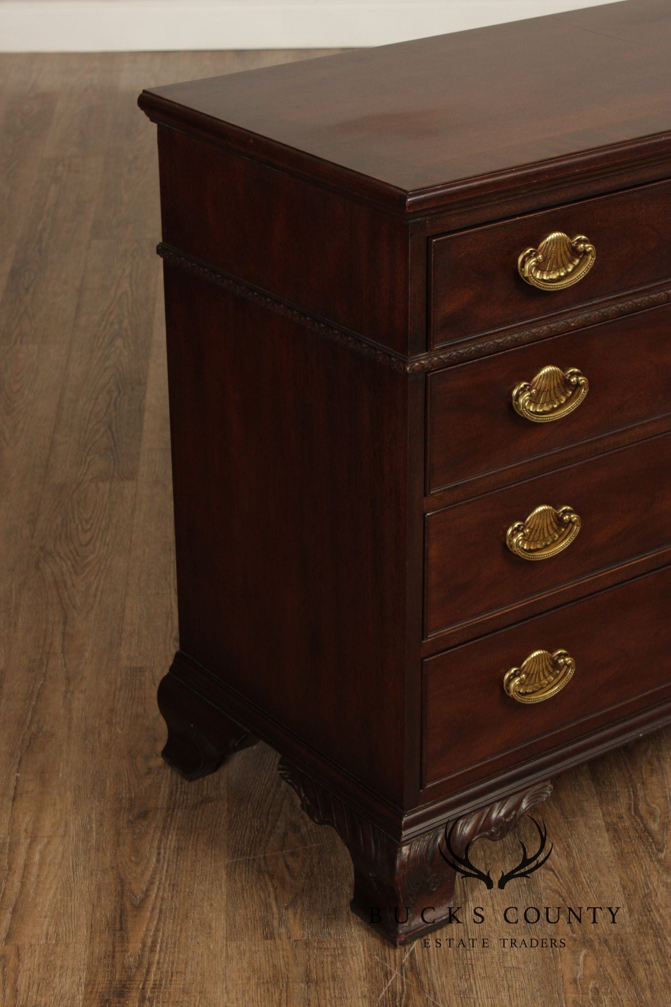 Henredon Georgian Style Mahogany Chest Of Drawers