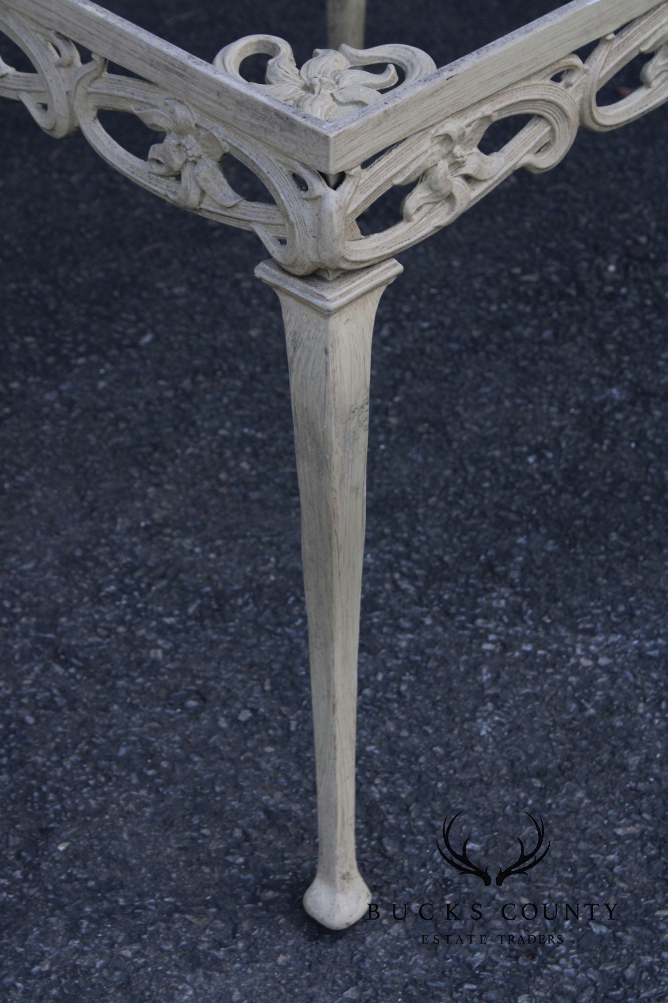 BROWN JORDAN CAST ALUMINUM 'DAY LILY' OUTDOOR PATIO SIDE TABLE