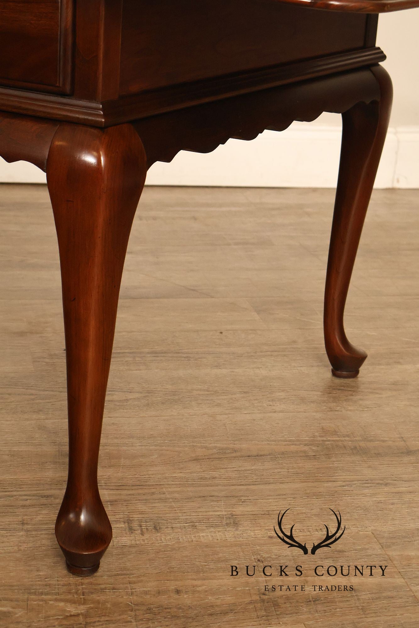 Ethan Allen Vintage Queen Anne Style Cherry Drop Leaf Side Table