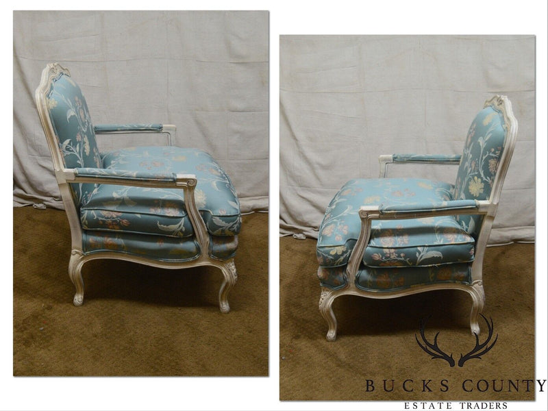 French Louis XV Style Pair of White Painted Fauteuils Lounge Chairs