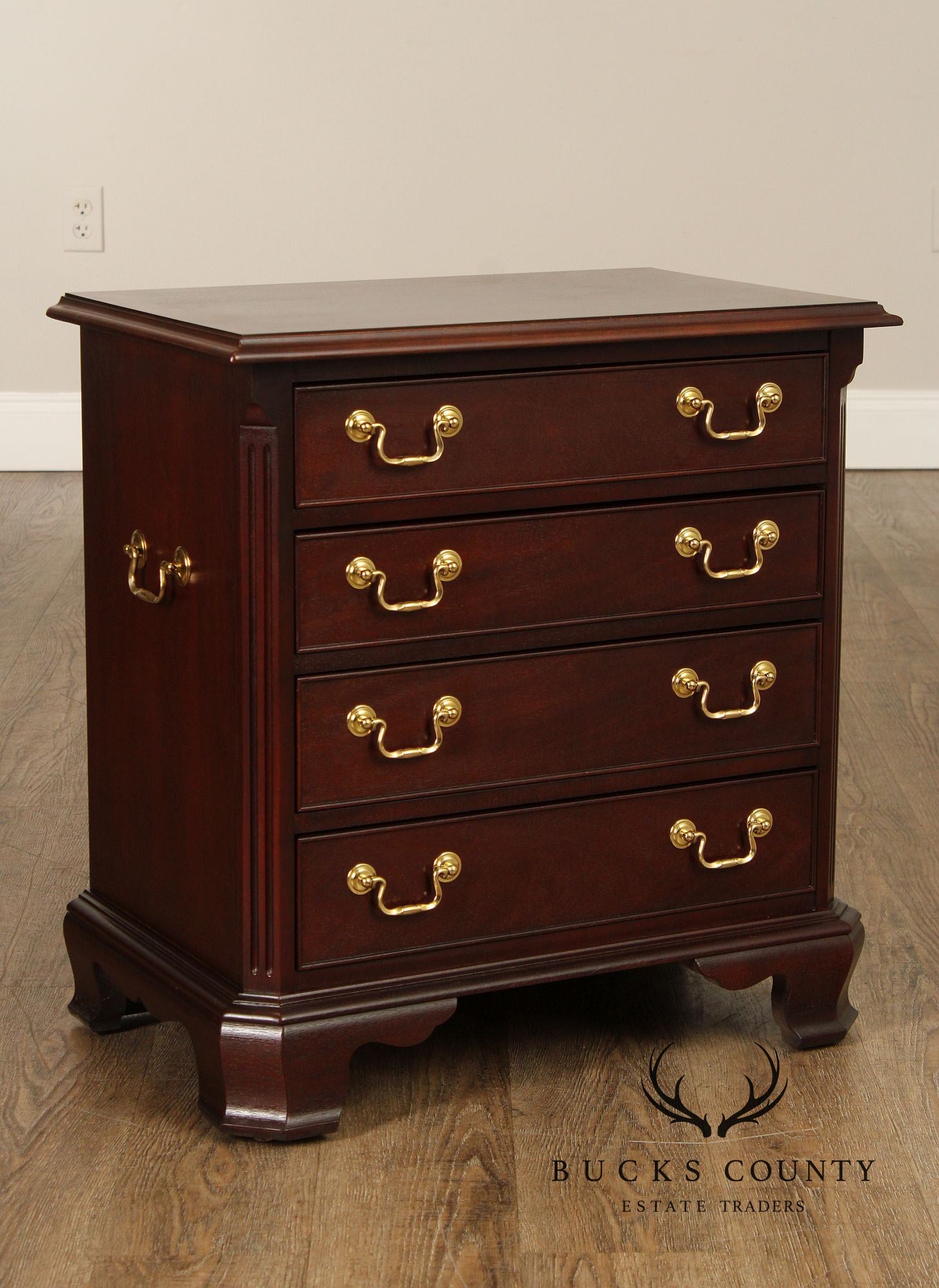 Thomasville Chippendale Style Mahogany Nightstand Chest