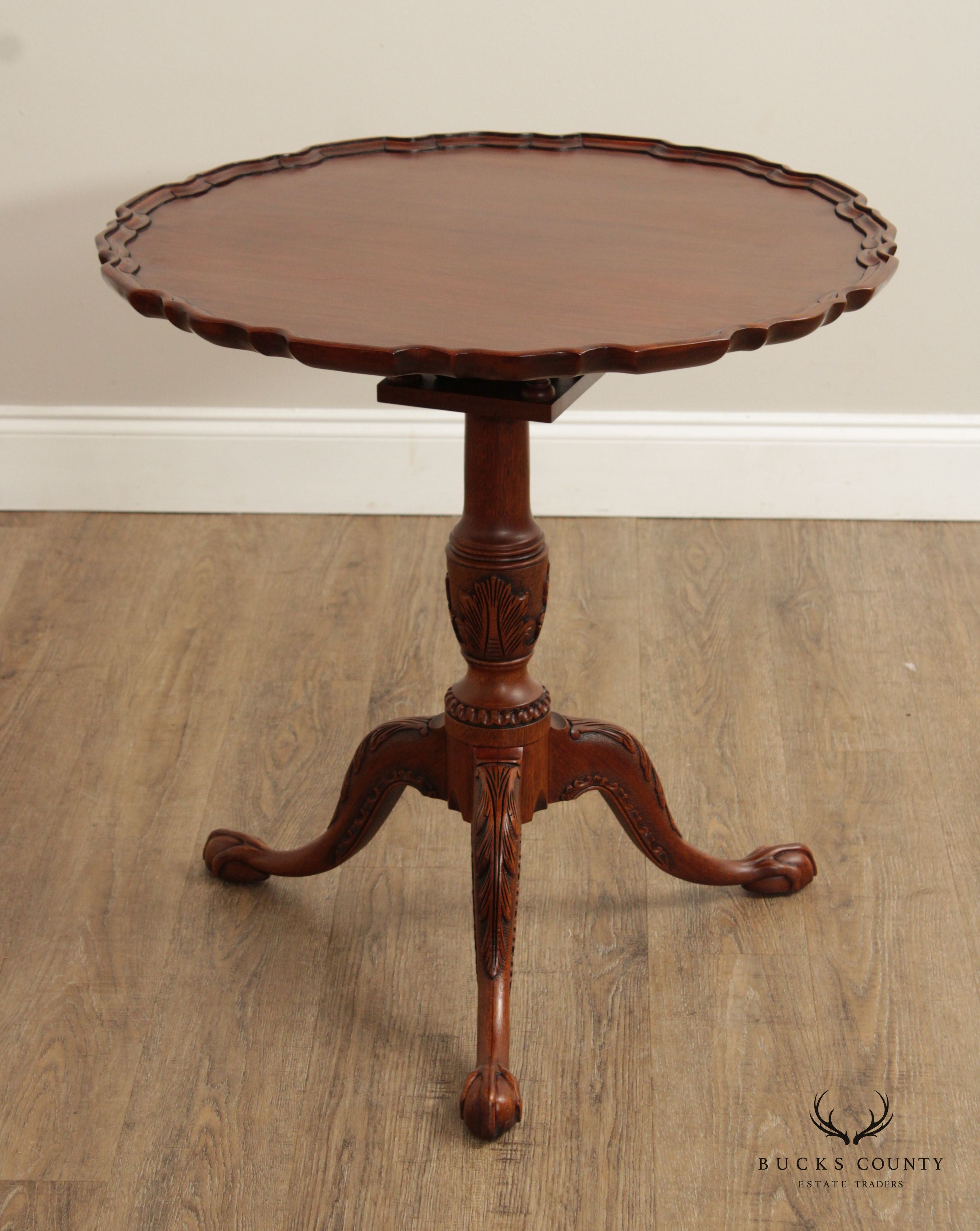 HENKEL HARRIS CHIPPENDALE STYLE MAHOGANY TILT TOP PIE CRUST TABLE