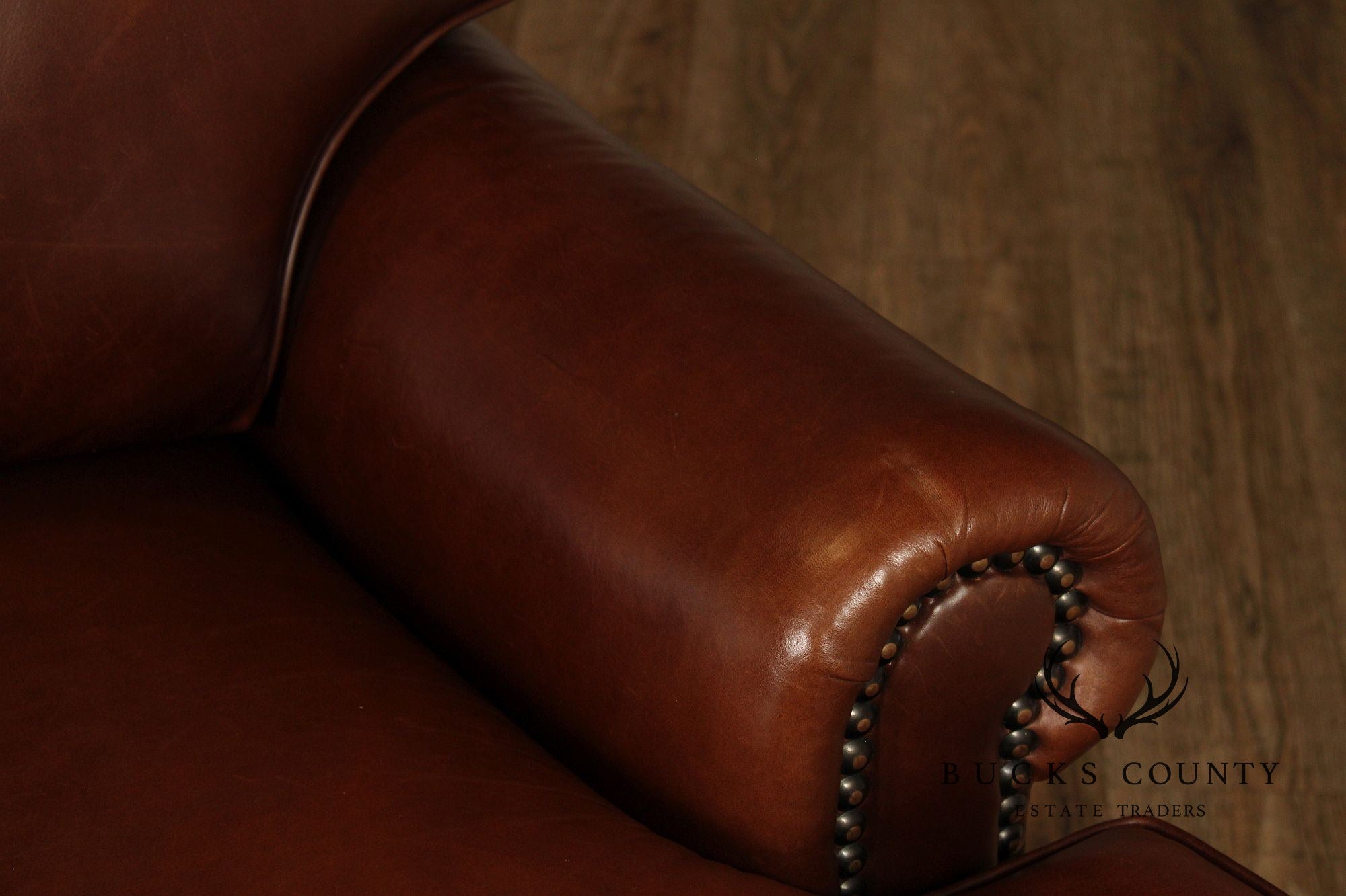 HANCOCK & MOORE ENGLISH TRADITIONAL STYLE BROWN LEATHER SOFA