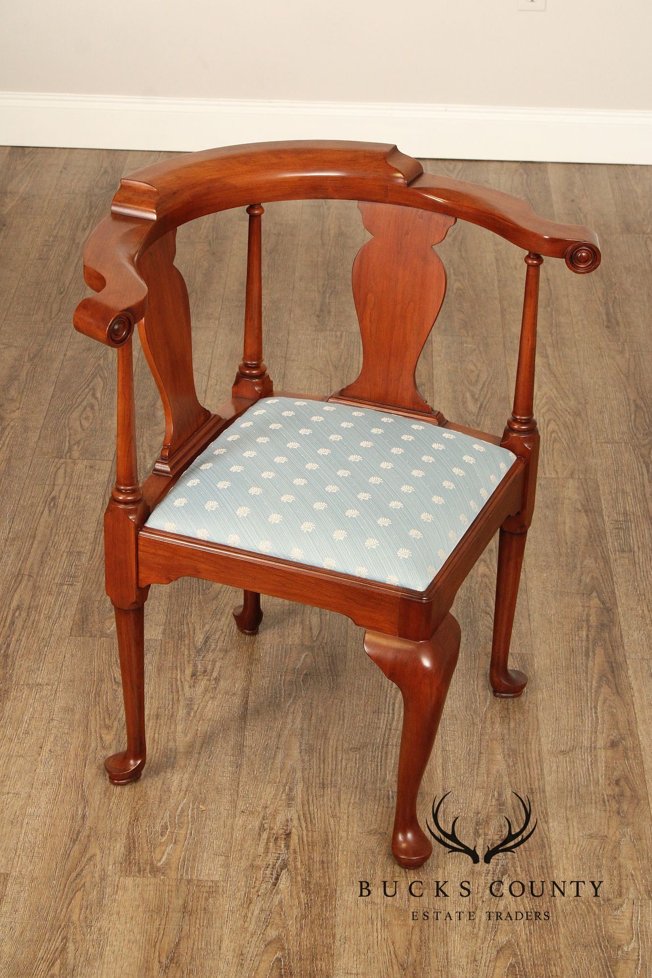 Henkel Harris Queen Anne Style Cherry Corner Chair