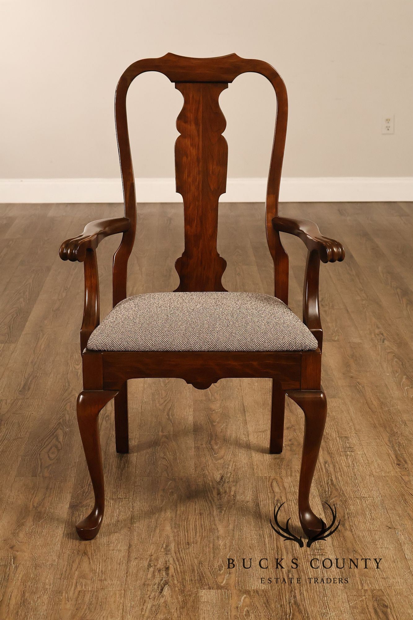 Pennsylvania House Queen Anne Style Set of Eight Dining Chairs