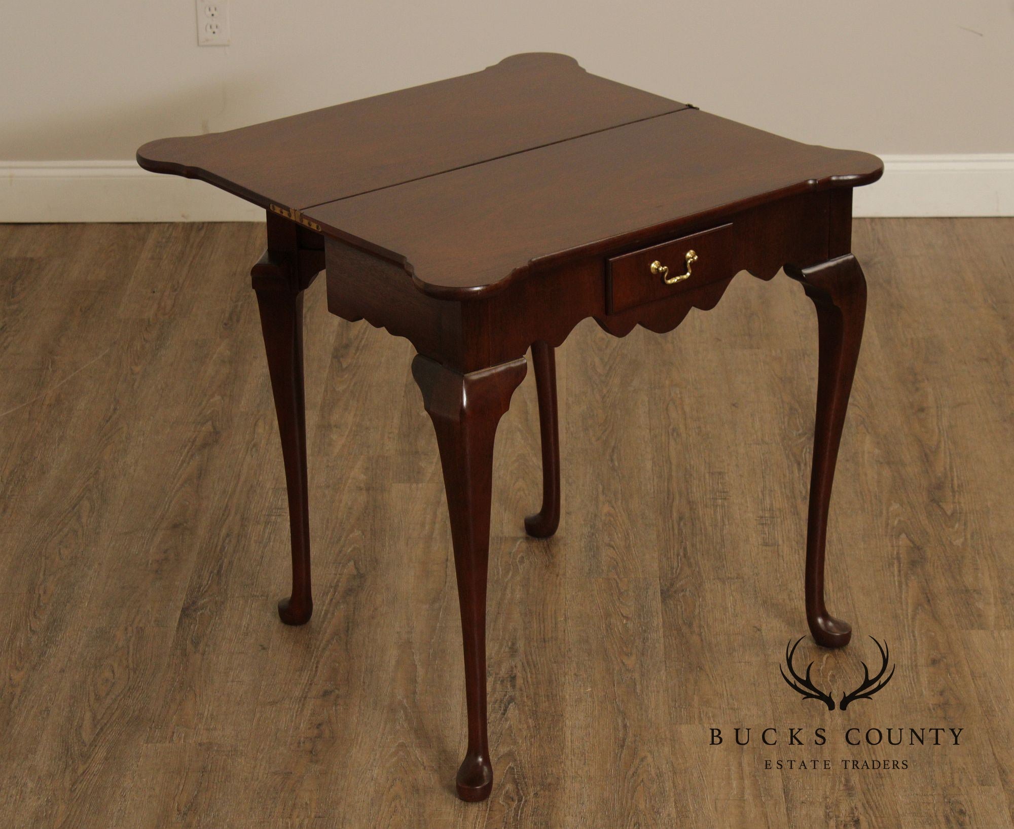 Queen Anne Style Mahogany Gate Leg Side Table