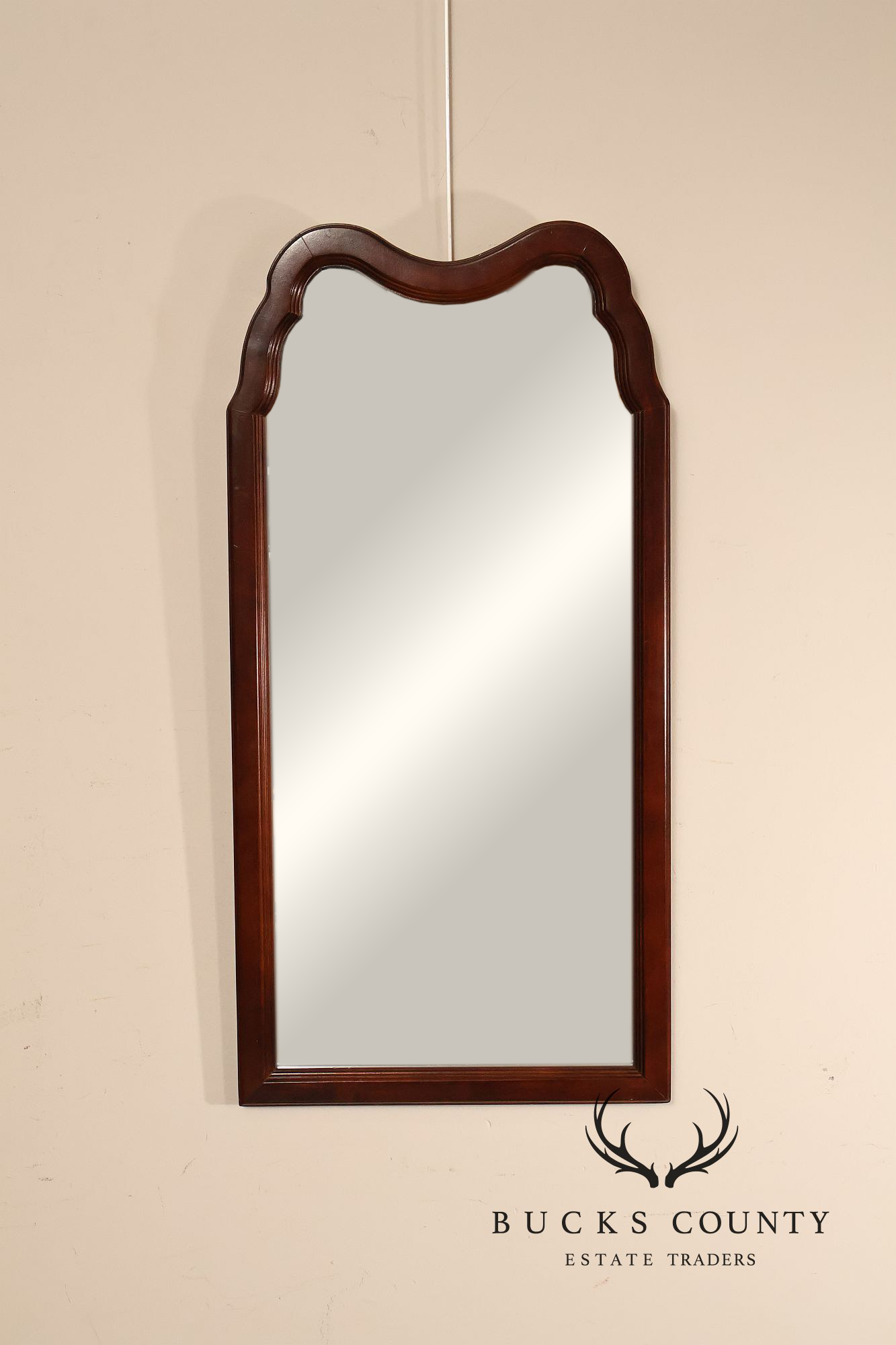 Pulaski Furniture Queen Anne Style Mahogany Wall Mirror