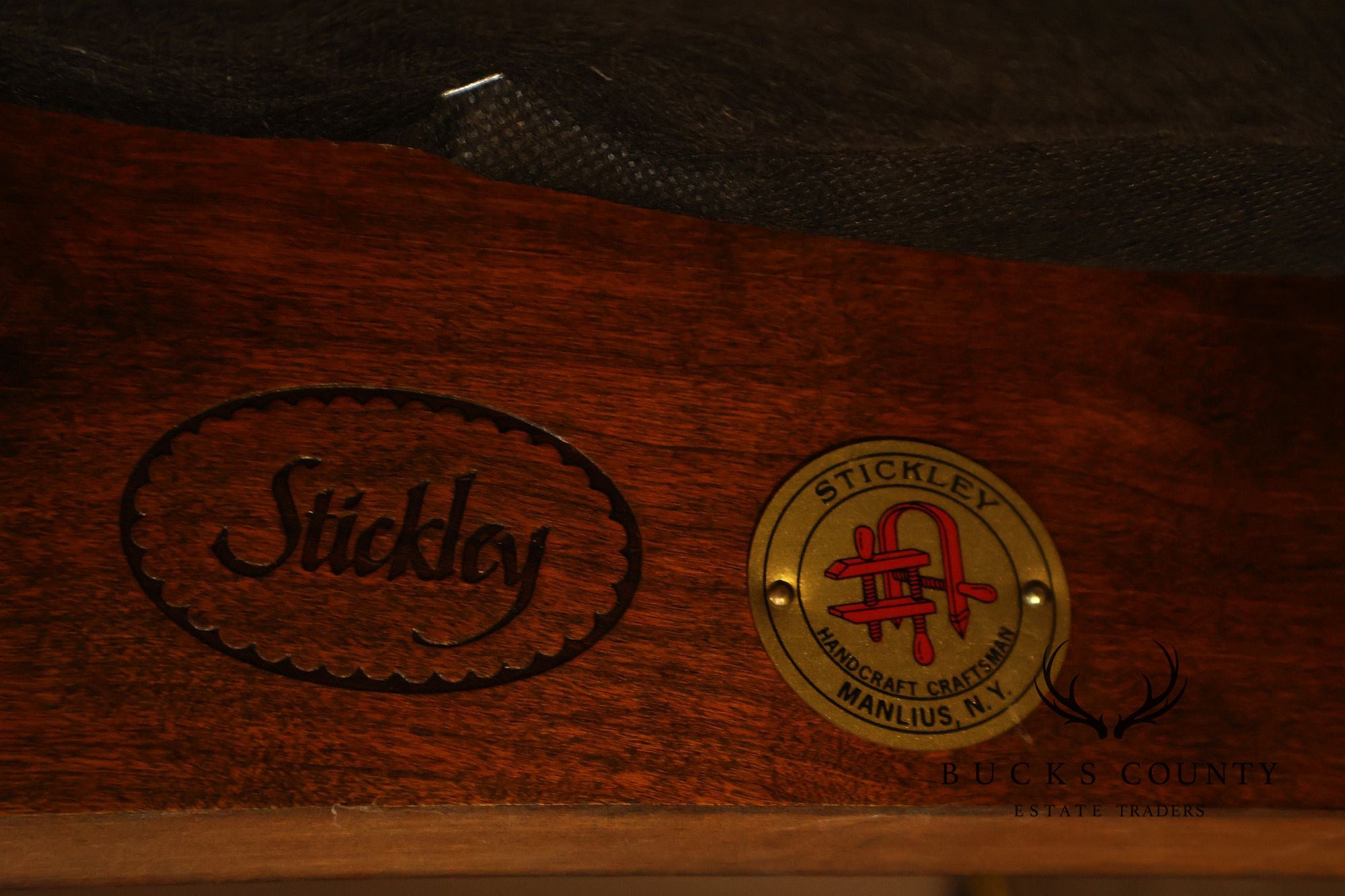 Stickley Mission Collection Cherry Prairie Settle