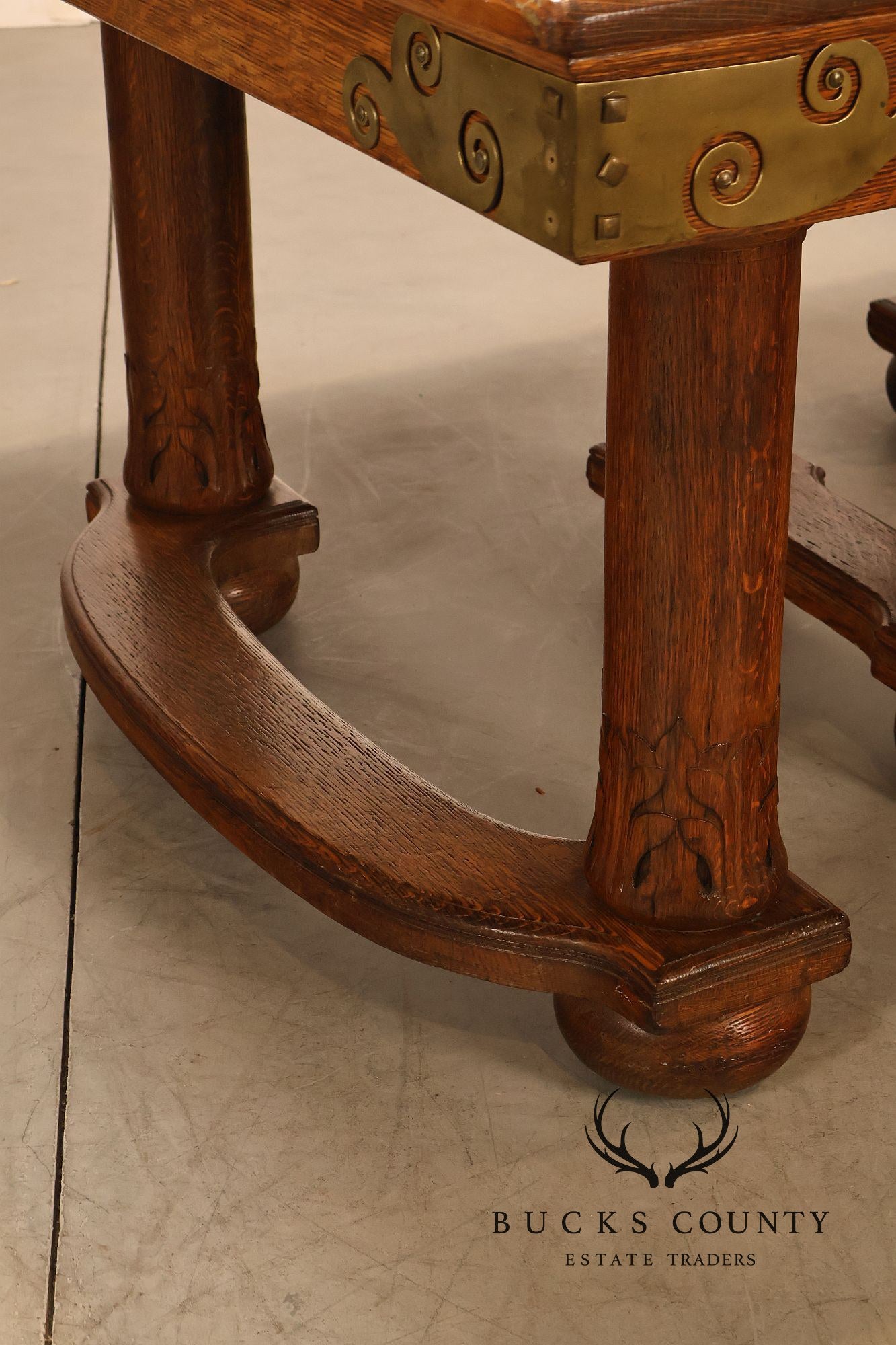 Antique Victorian Oak Expandable Dining Table