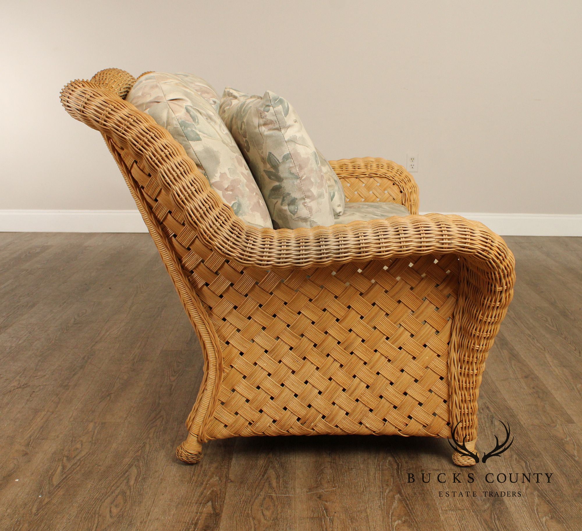 Quality Vintage Wicker Loveseat Sofa