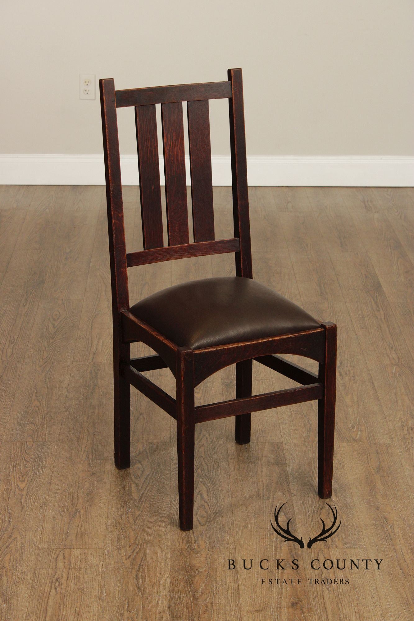 Gustav Stickley Harvey Ellis Set of Eight Oak and Leather Dining Chairs