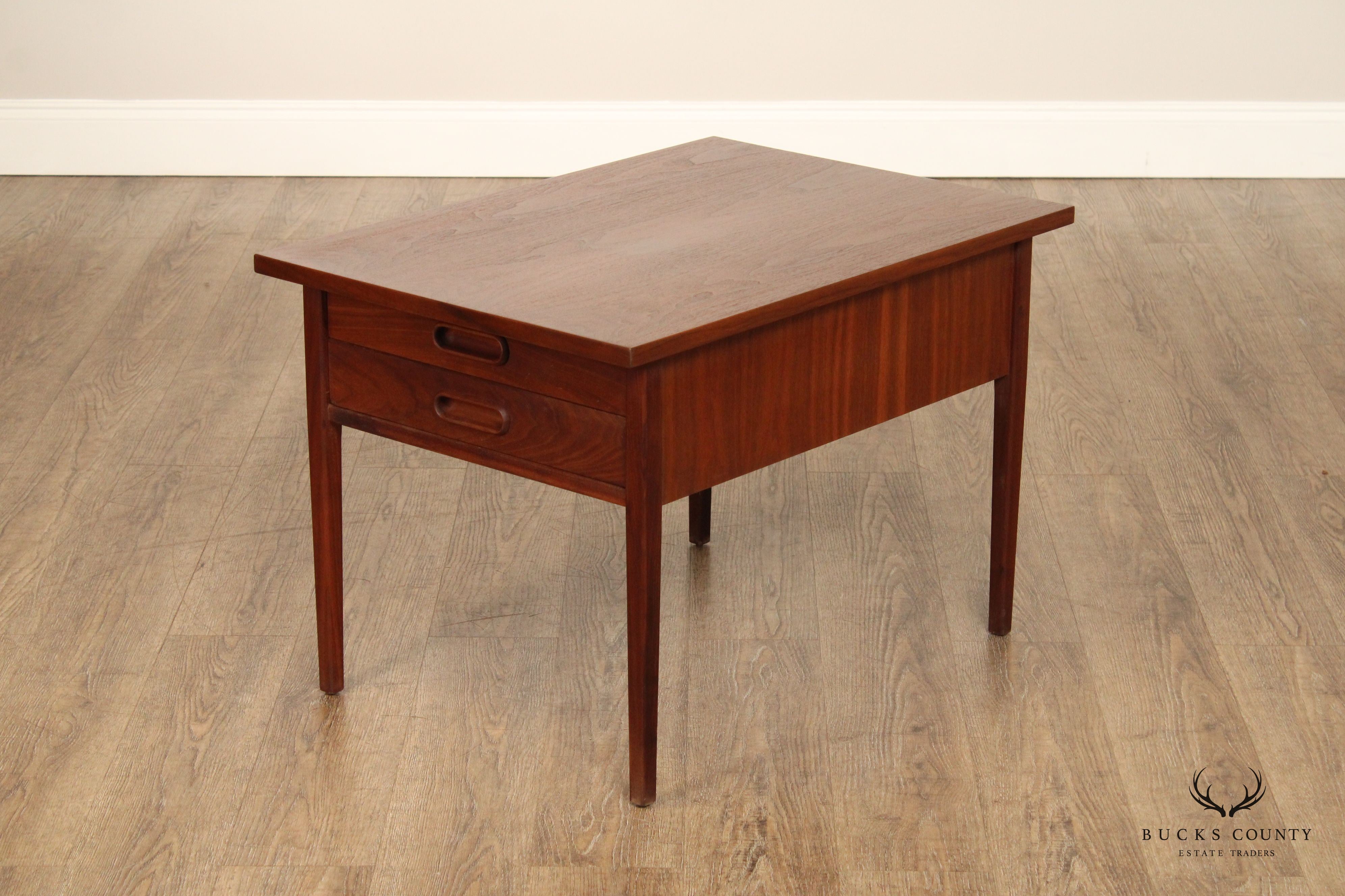 Mid Century Modern Pair of Walnut End Tables
