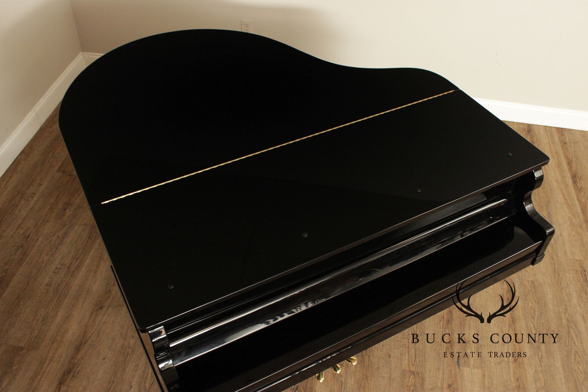 Kimball 'Viennese Classic' Baby Grand Piano and Bench