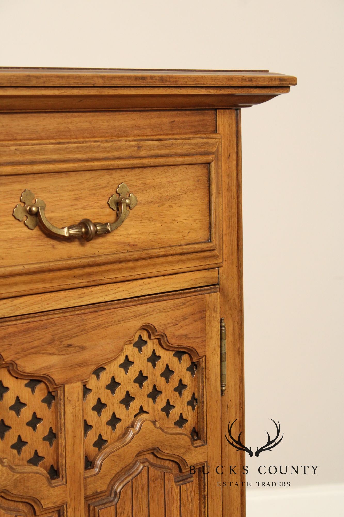 Thomasville Vintage Mediterranean Style Gentlemans Tall Chest