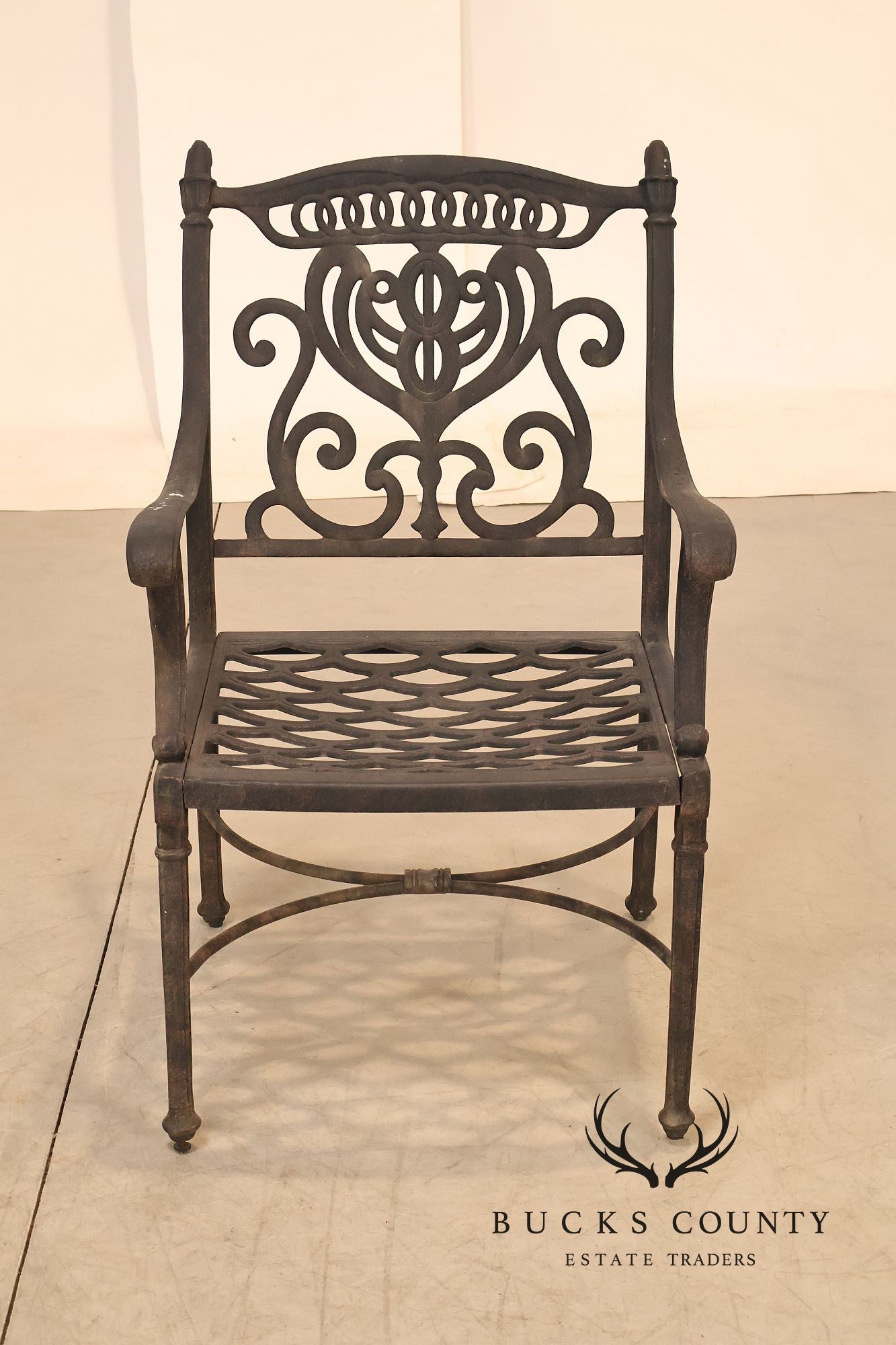 Hanamint Outdoor Round Cast Aluminum Dining Table and Chair Set