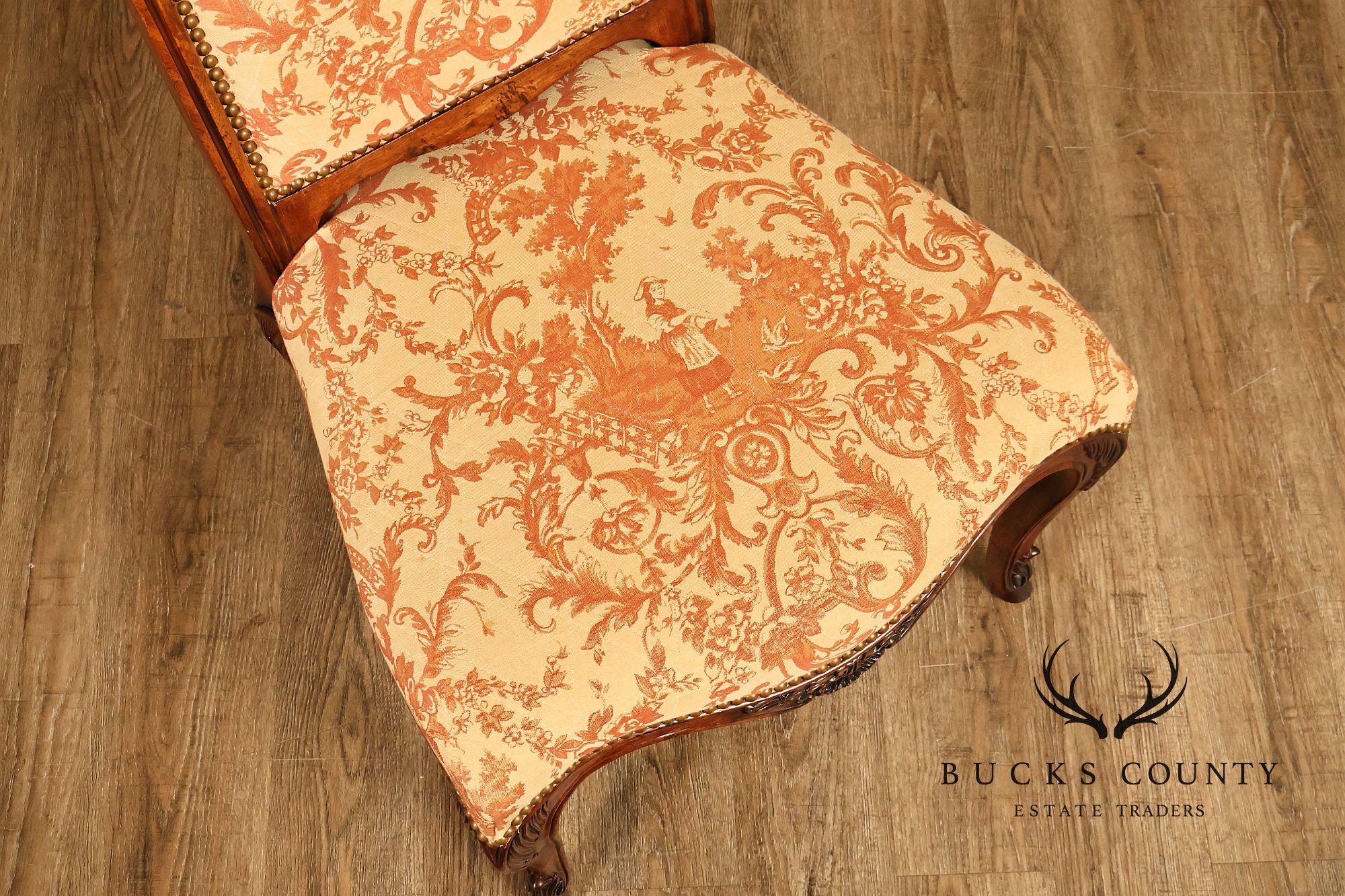 Henredon French Louis XV Style Pair of Carved Side Dining Chairs