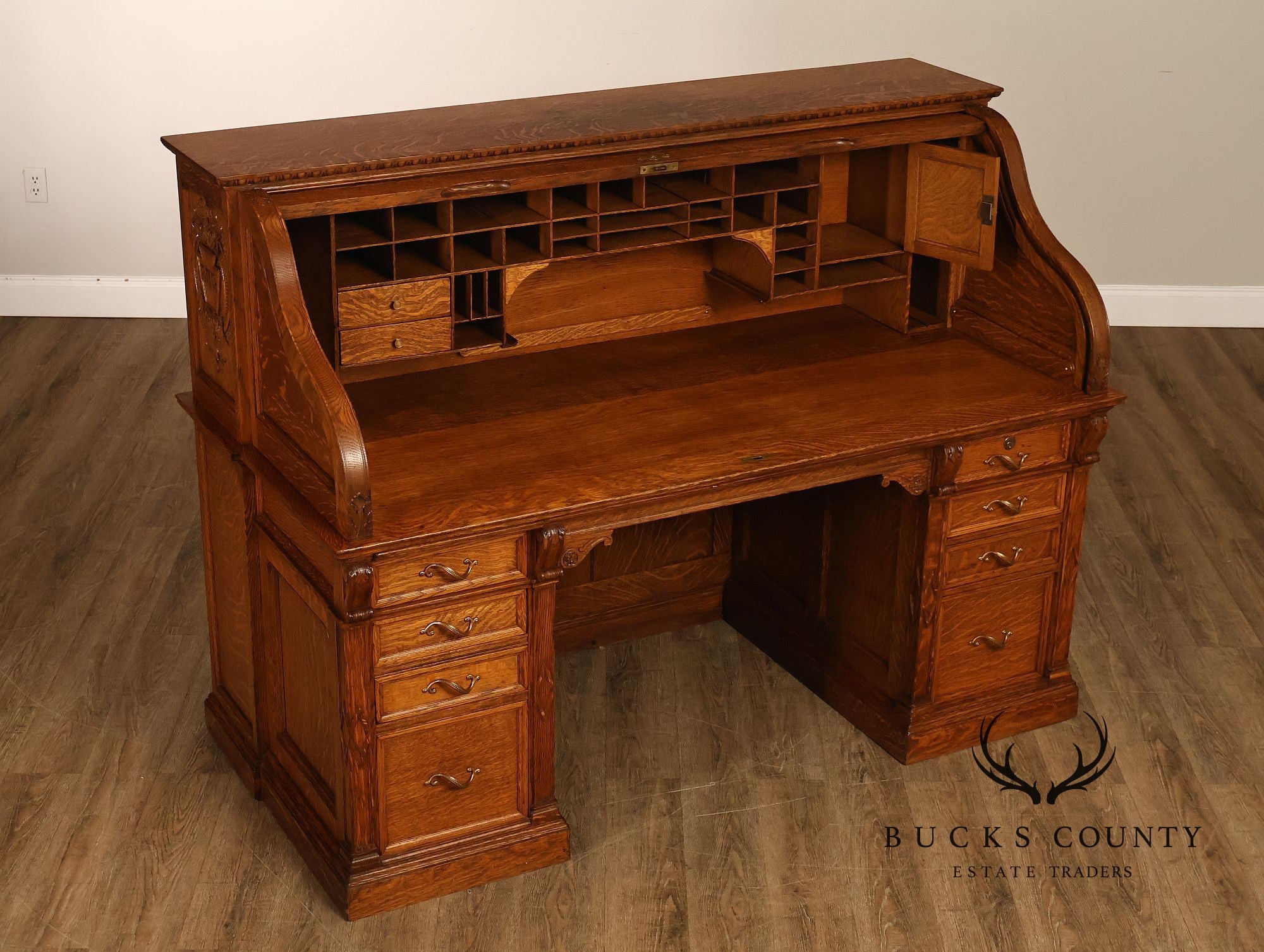 Exceptional Antique Quarter Sawn Oak Roll Top Desk With Carved 'Reading Hardware Co." Crest Panel