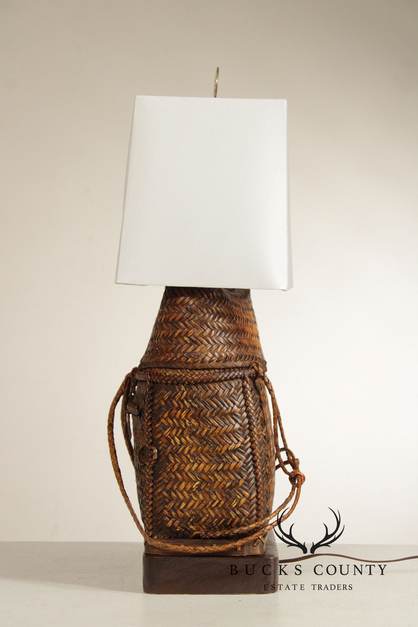 Asian Vintage Woven Wicker Basket Table Lamp