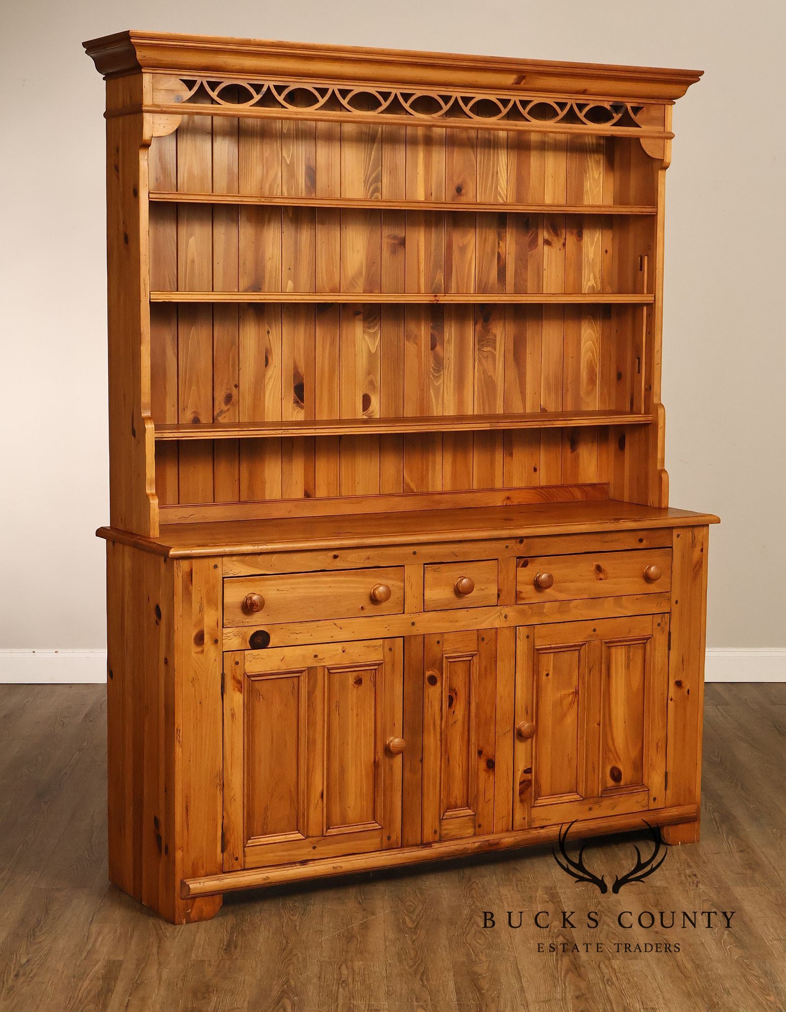 Ethan Allen Country Crossings Pine Set Back Hutch