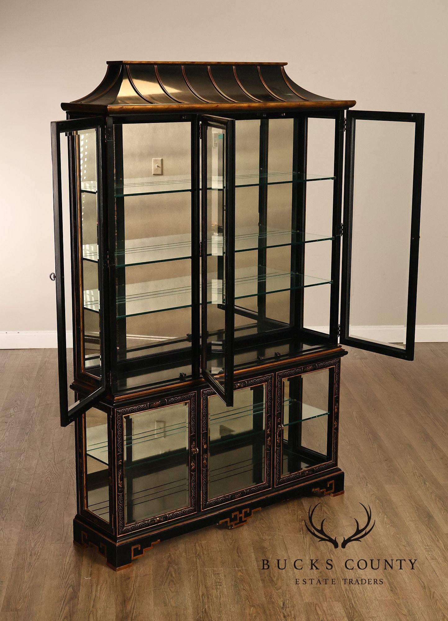 Drexel Heritage Et Cetera Chinoiserie Black Lacquer Pagoda Top Lighted Display China Cabinet