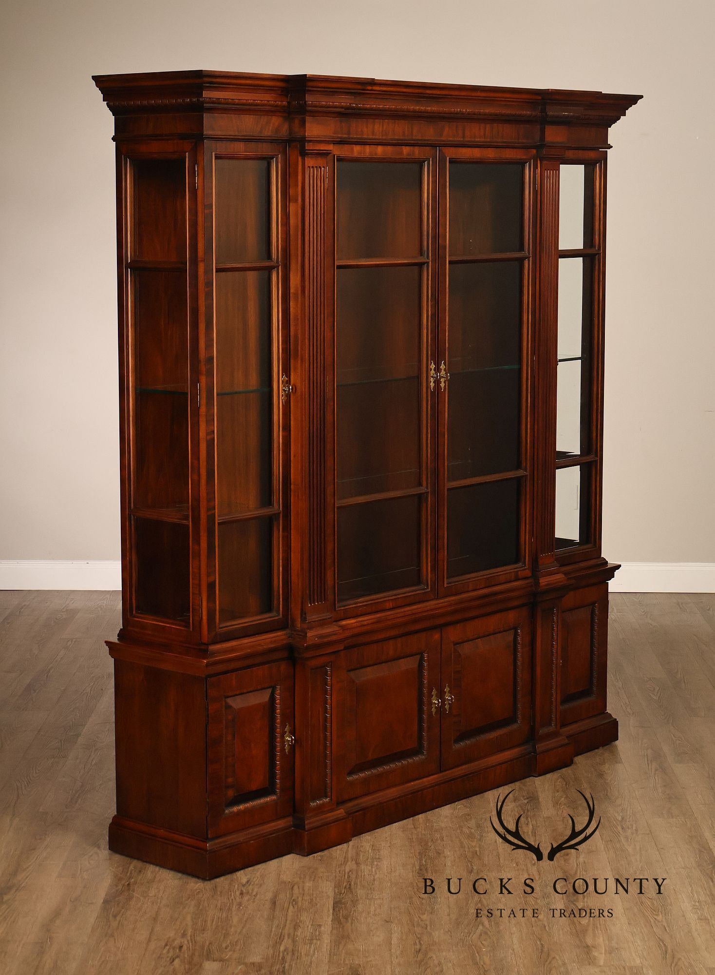 Henredon Furniture Georgian Style Mahogany Breakfront