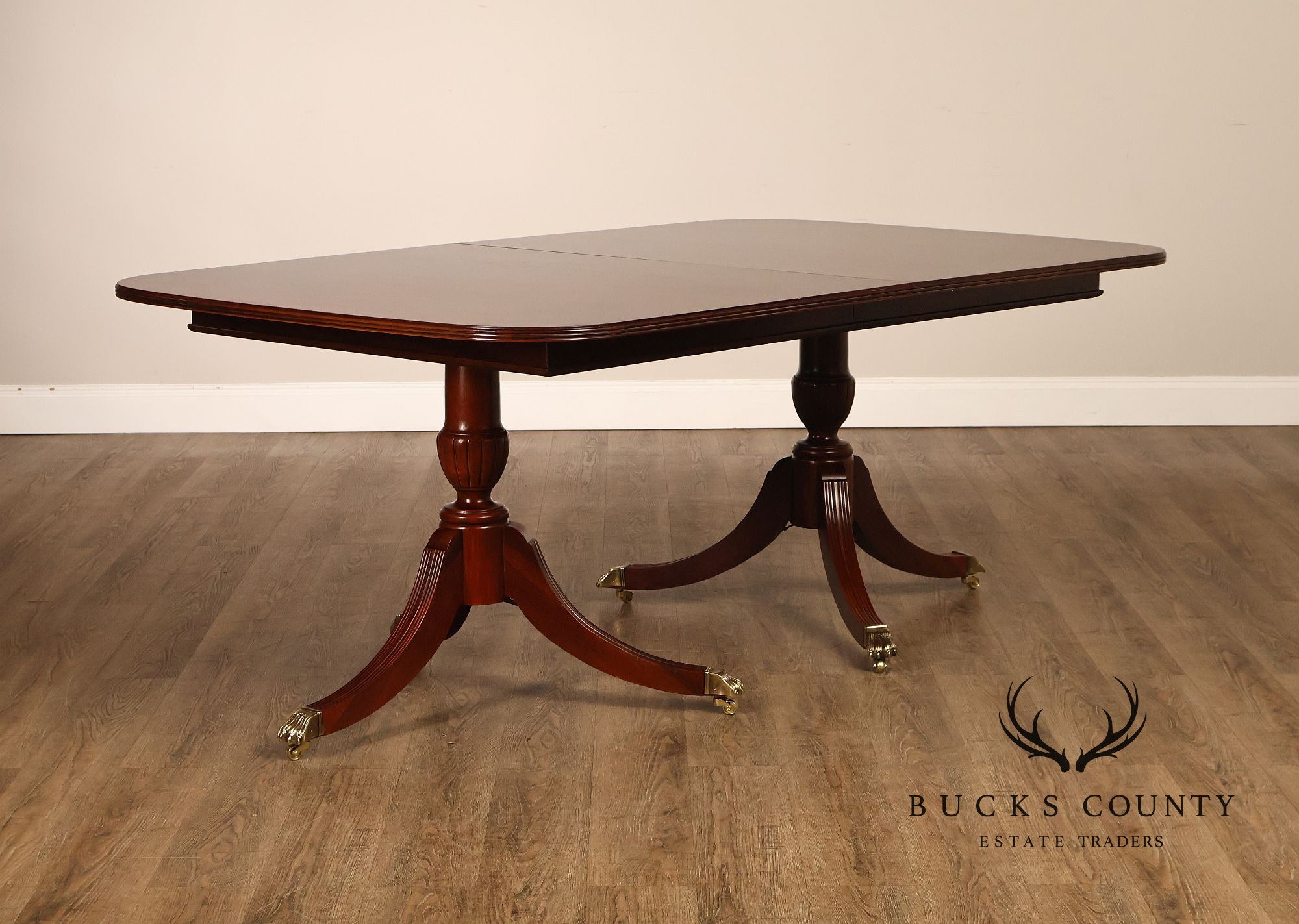 Thomasville Banded Mahogany Double Pedestal Extendable Dining Table