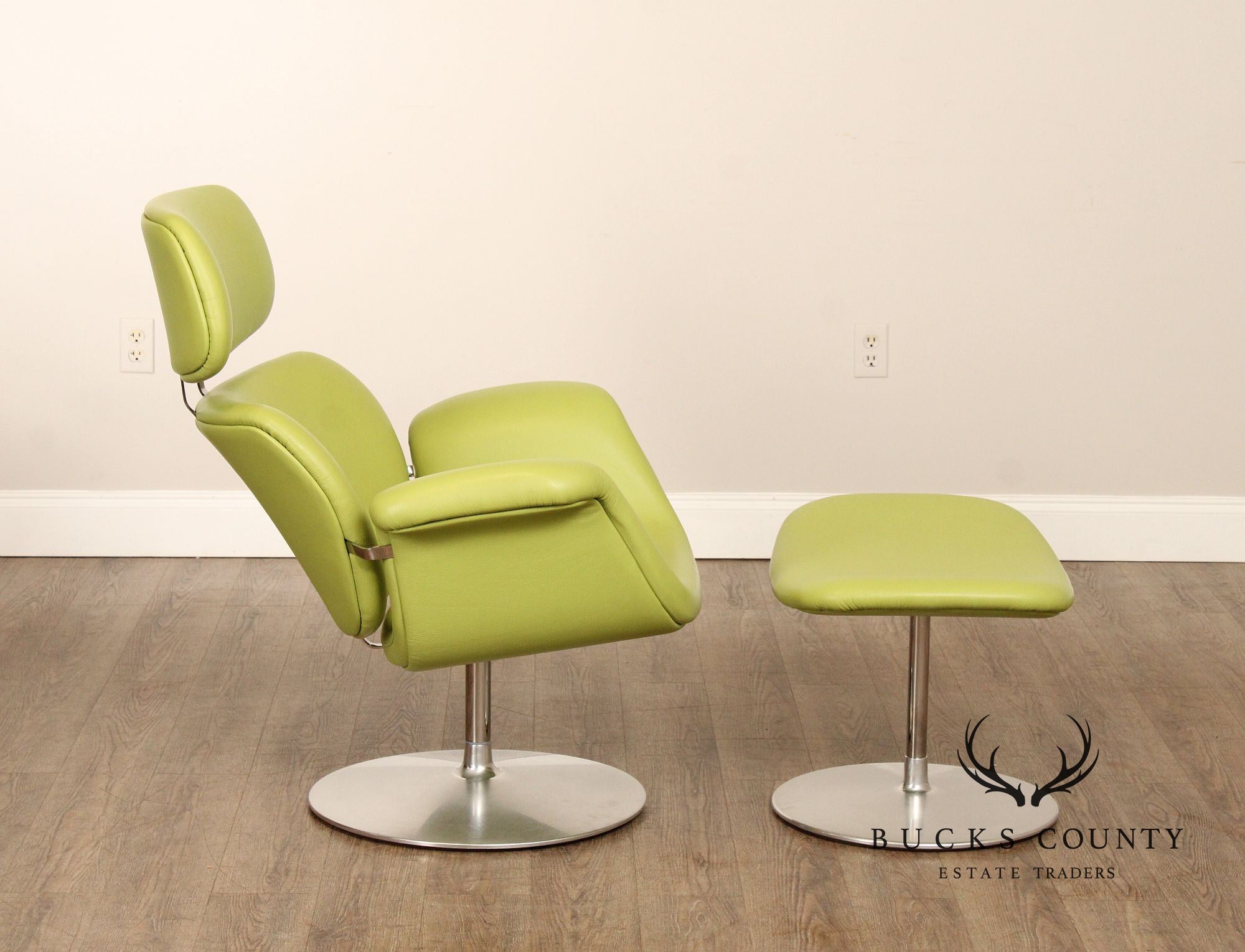 Pierre Paulin 'Tulip' Swivel Lounge Chair and Ottoman