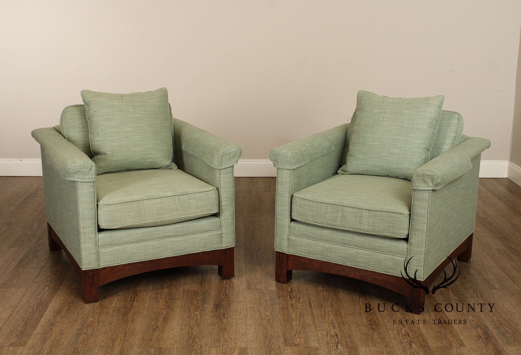 Stickley Pair of 'Parkridge' Oak Club Chairs