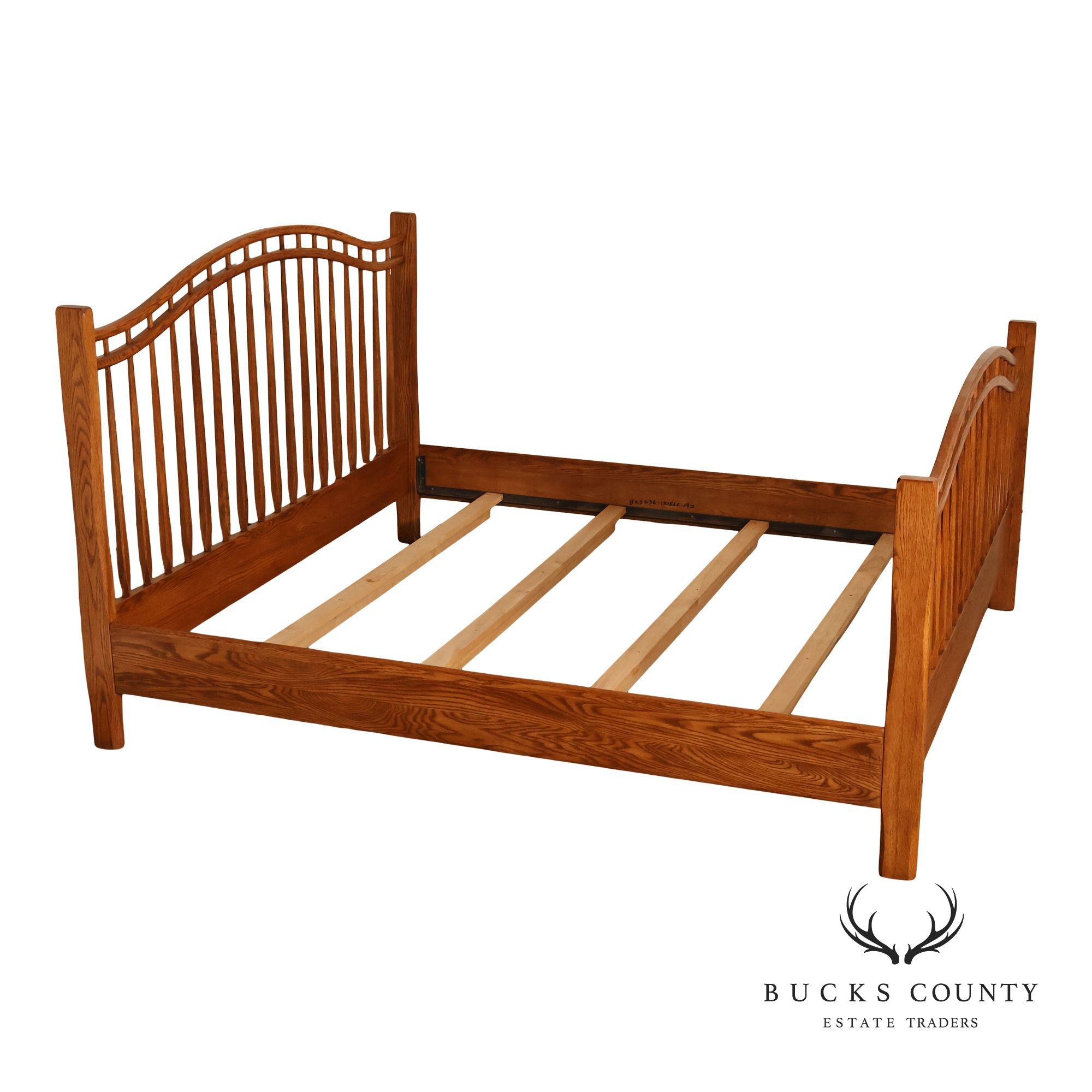 Hunt Country Furniture Windsor Style Oak King Size Bed