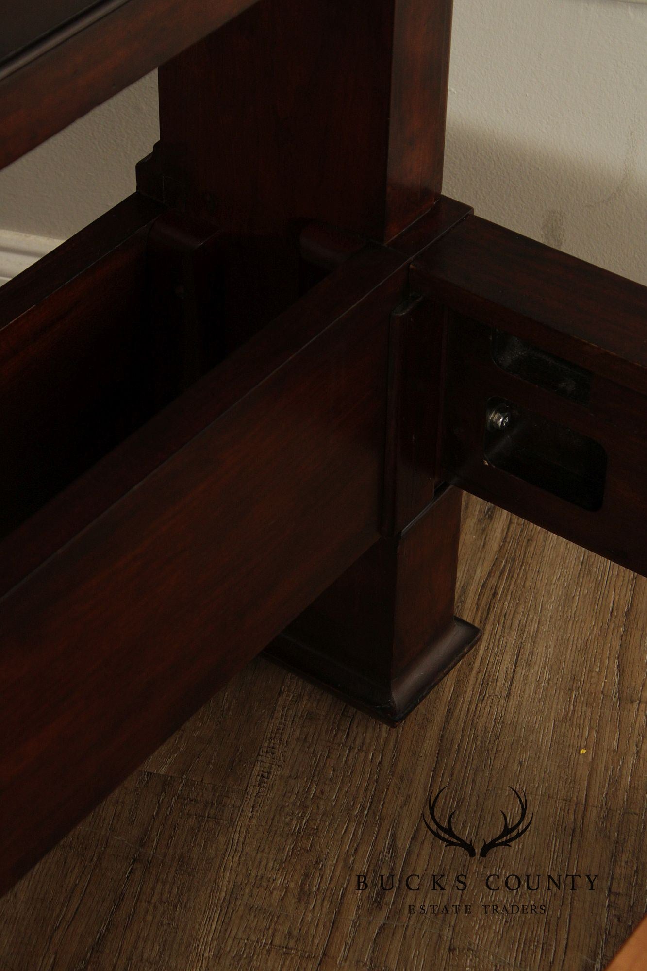 Bernhardt Traditional King Size Sleigh Bed