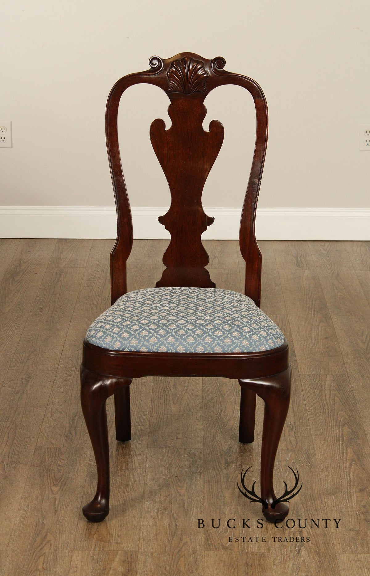 Stickley Queen Anne Style Set of Eight Mahogany Dining Chairs