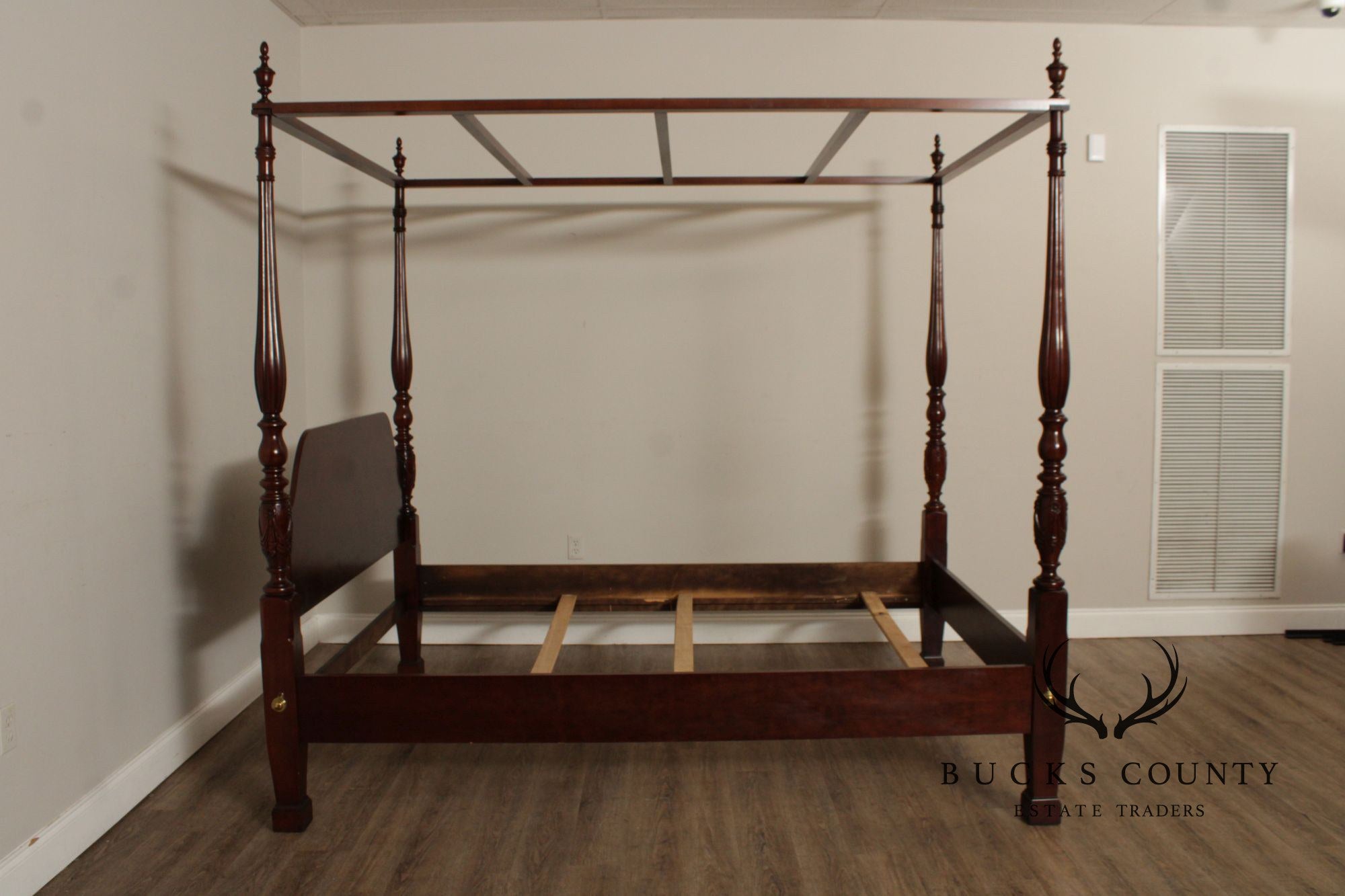 Thomasville 'Collectors Cherry' Queen Size Poster Bed