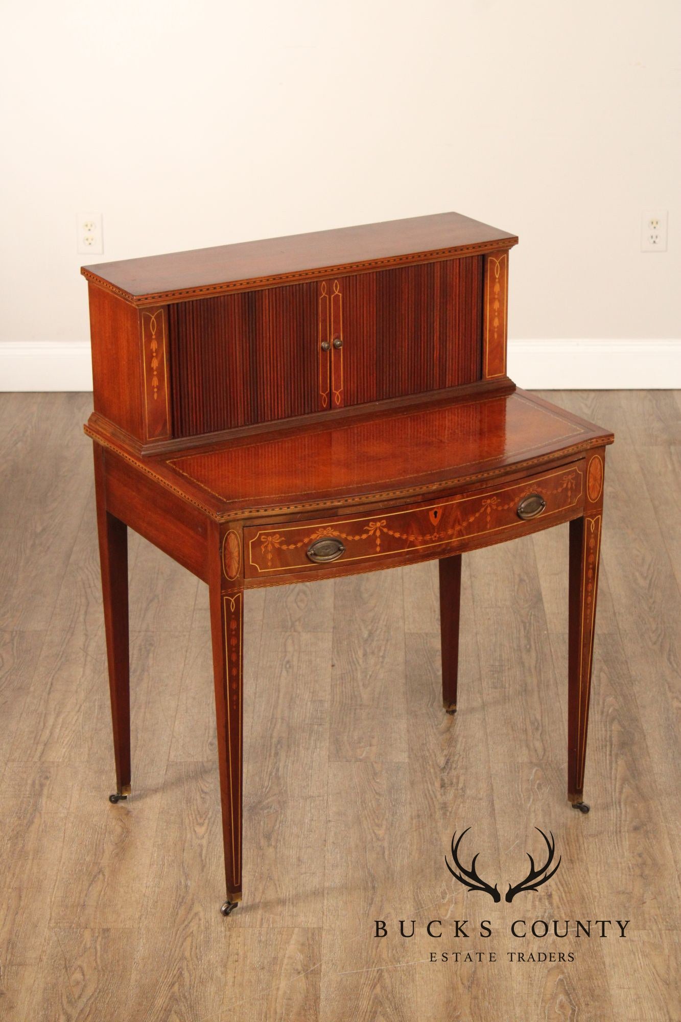 Hepplewhite Style 1940,s Mahogany Inlaid Writing Desk