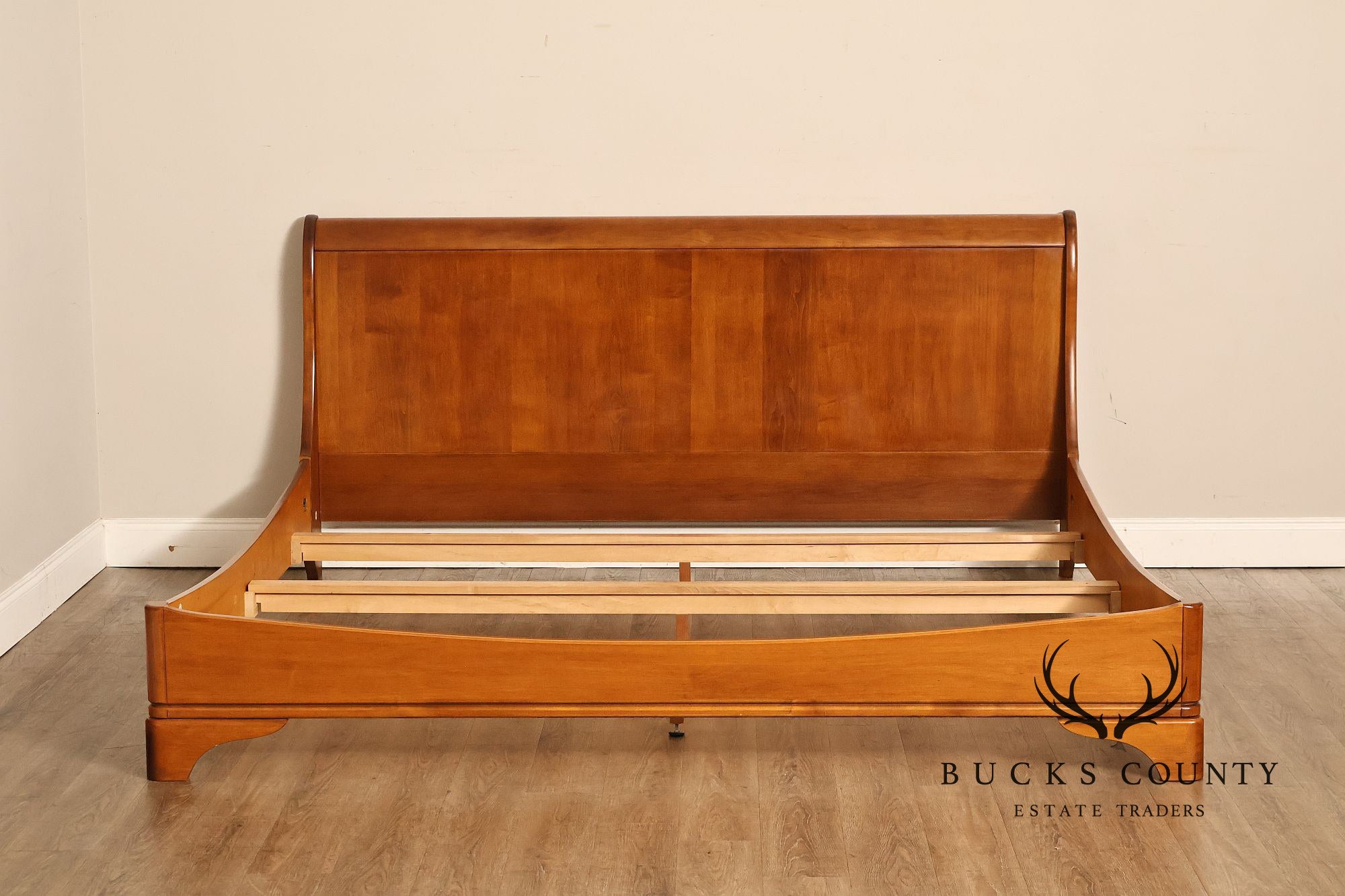 HPL Shermag Maple King Size Sleigh Bed