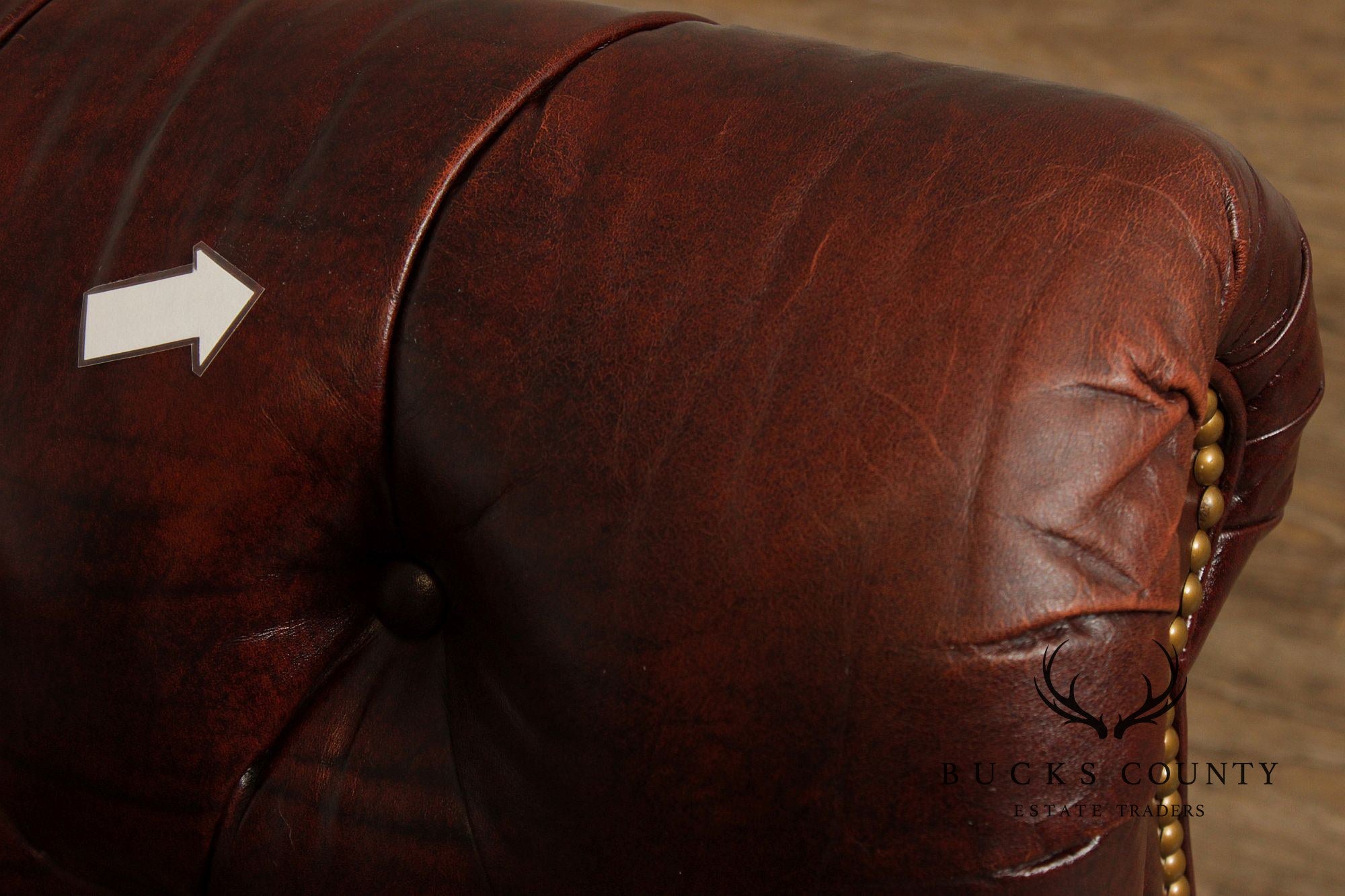 English Traditional Style Vintage Leather Chesterfield Sofa