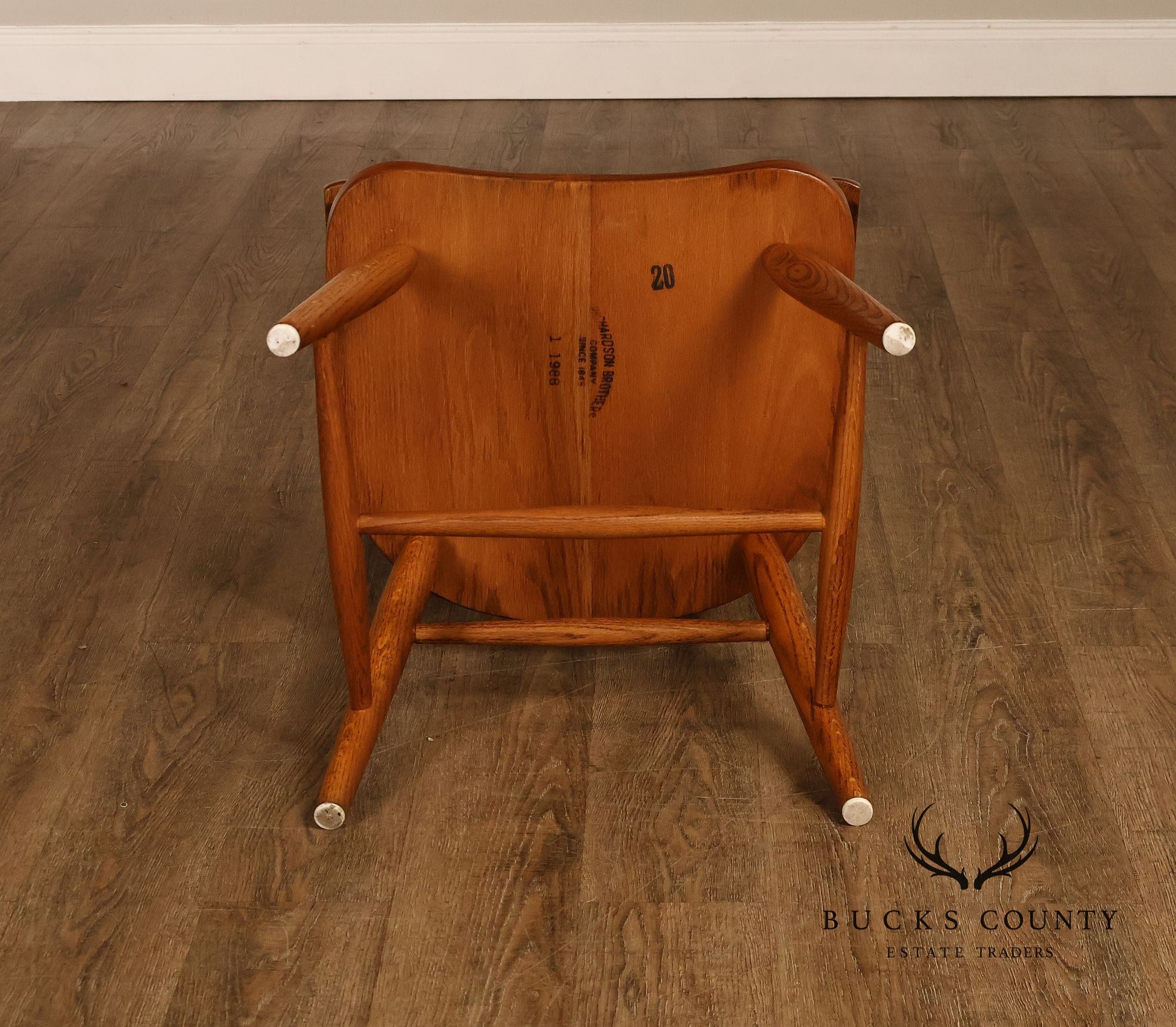 Richardson Brothers Colonial Windsor Style Set Of Seven Oak Dining Chairs