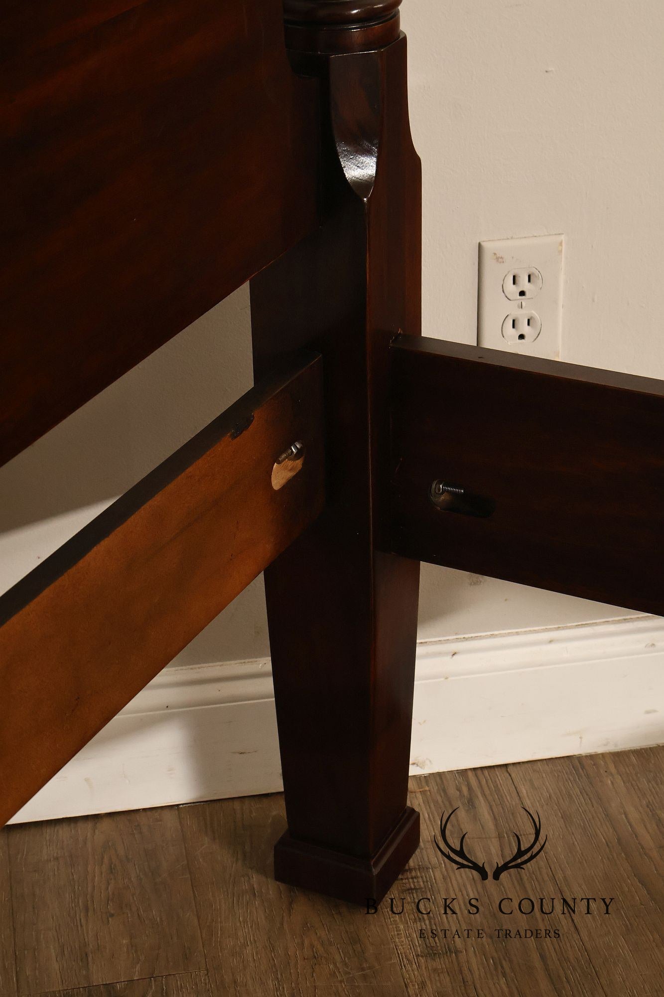 Drexel Heritage Mahogany Rice Carved Queen Poster Bed