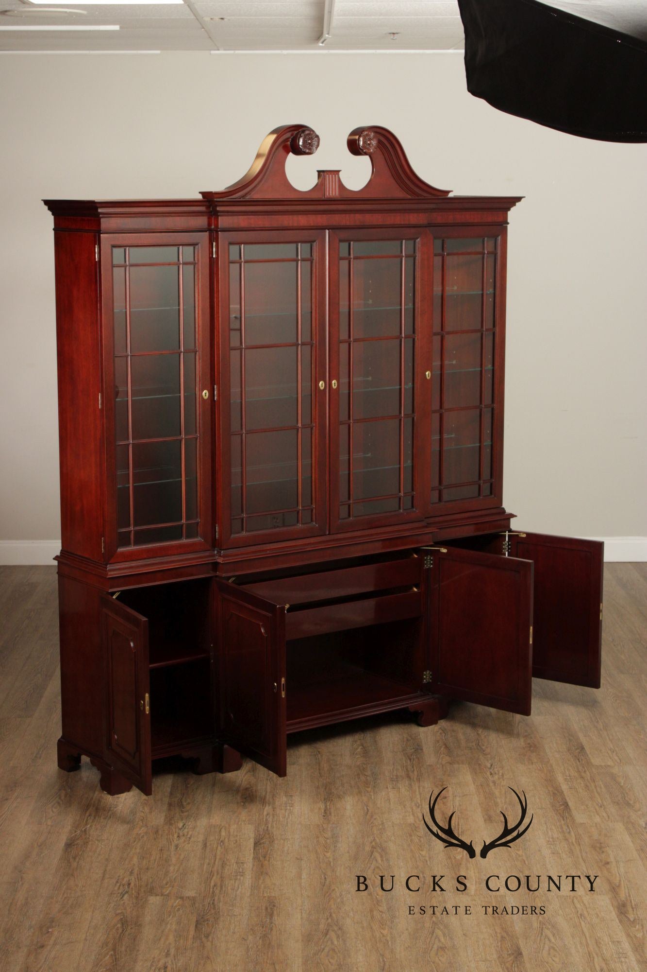 Kindel Georgian Style Mahogany China Cabinet
