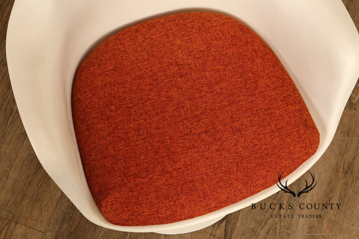 Eero Saarinen Mid Century Modern Set of Four Tulip Armchairs