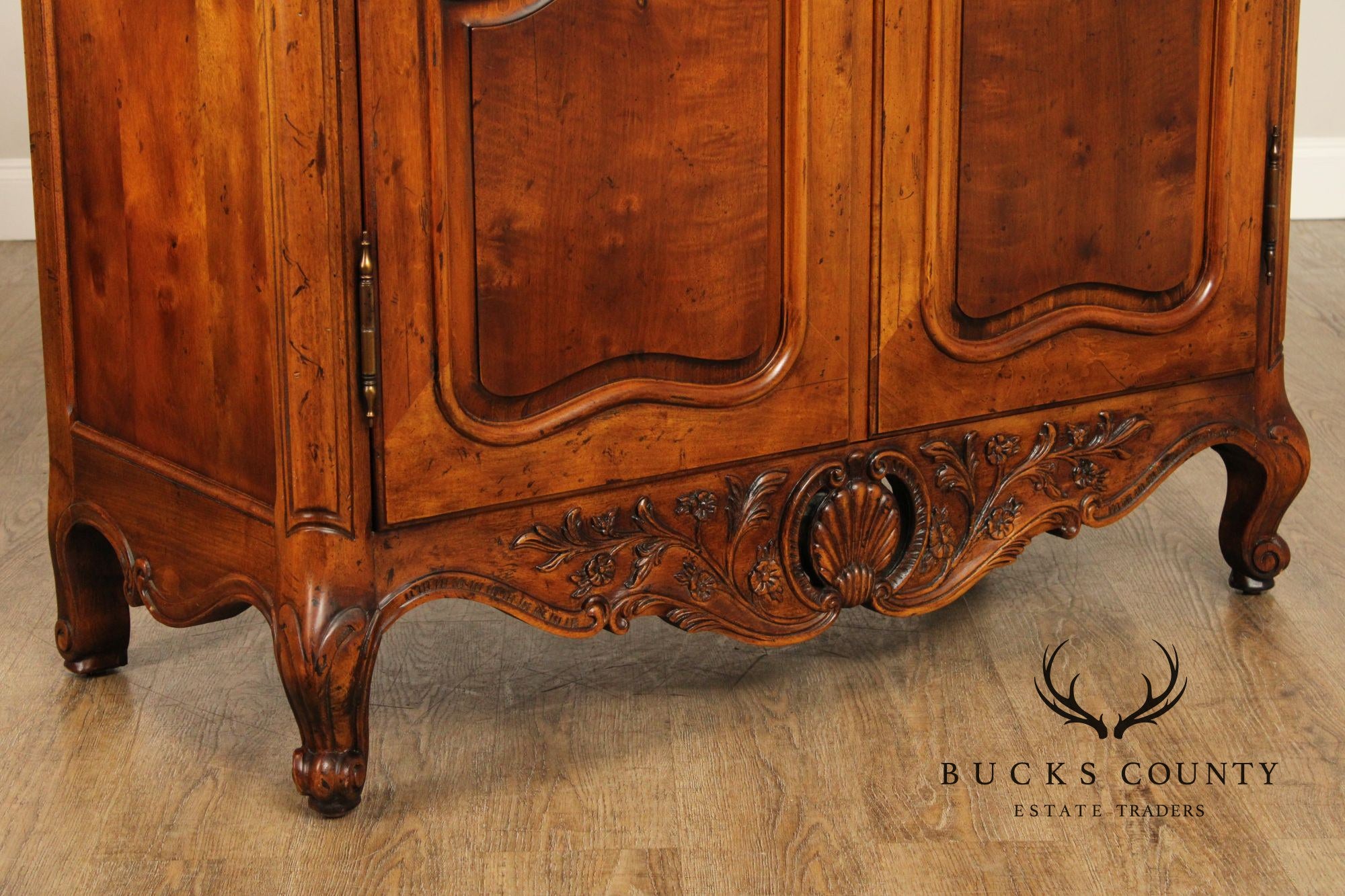 Henredon Villandry Collection French Louis XV Style Armoire