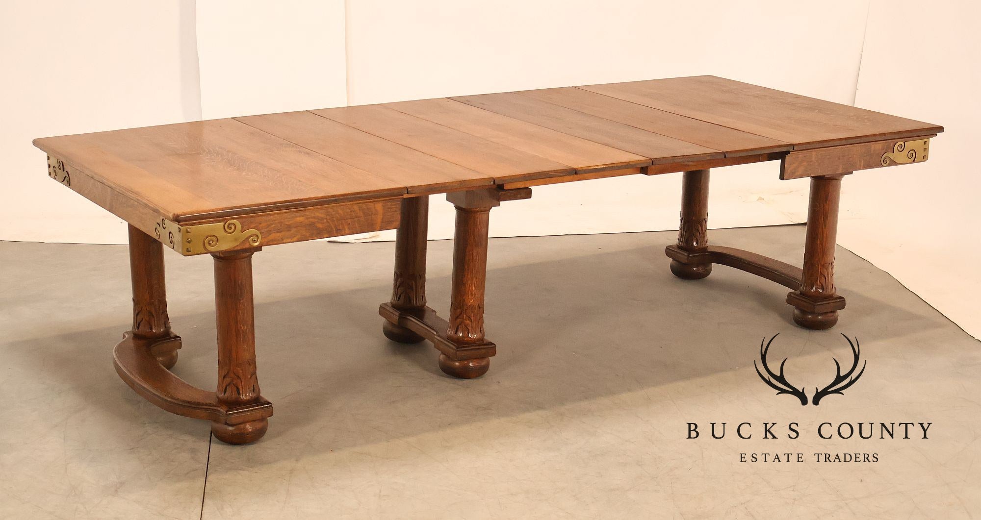 Antique Victorian Oak Expandable Dining Table