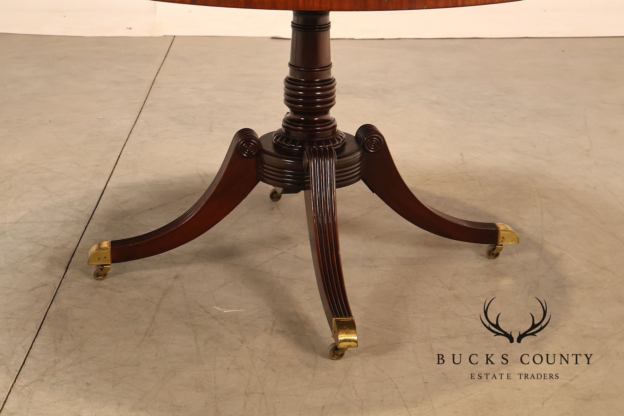 Baker Furniture 'Collectors Edition' Round Mahogany Pedestal Dining Table