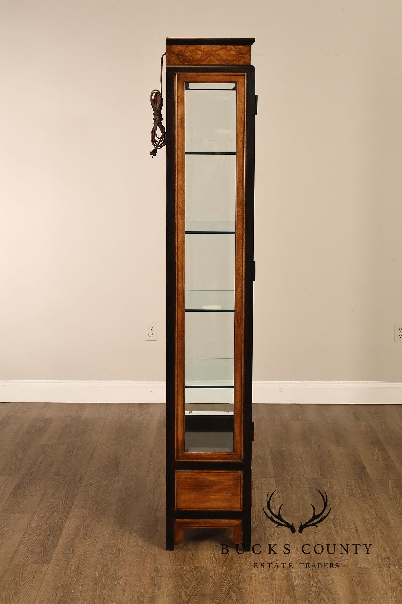 Century Furniture Raymond Sobota Asian Inspired Chin Hua Lighted Glass Curio Cabinet