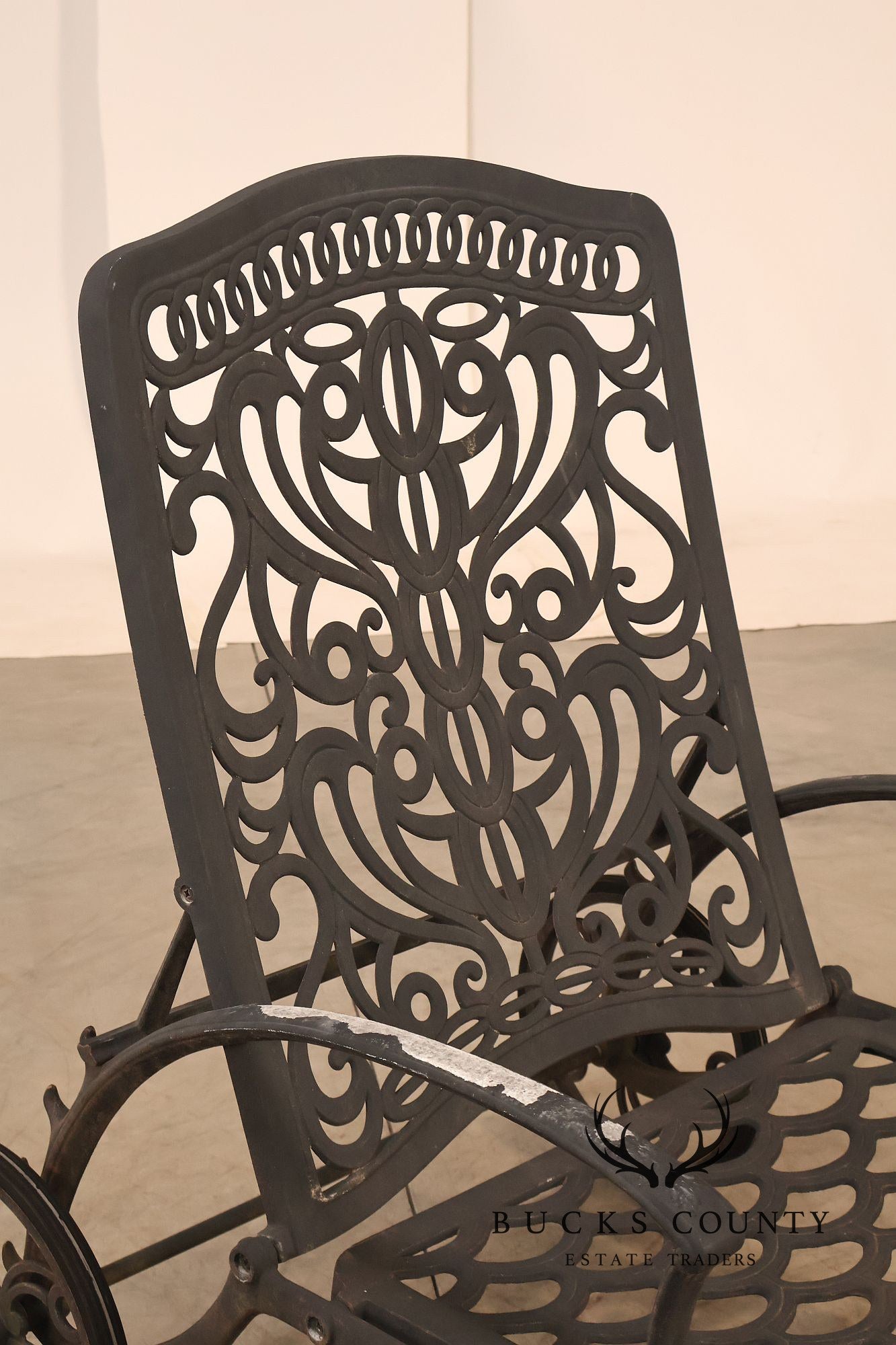 Hanamint Tuscany Pair Of Cast Aluminum Outdoor Chaise Lounge Chairs