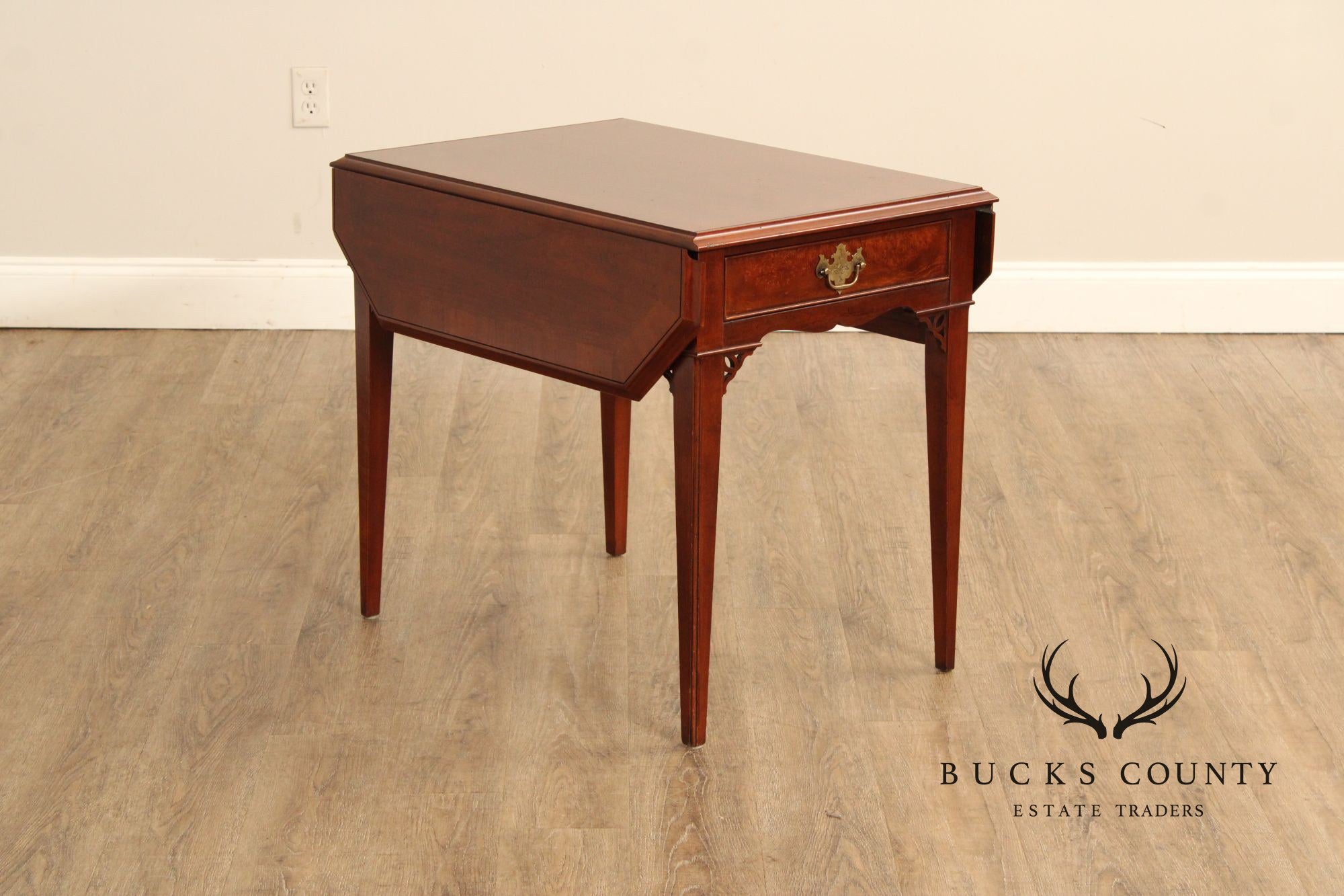 Hekman Traditional Cherry Drop Leaf Pembroke End Table