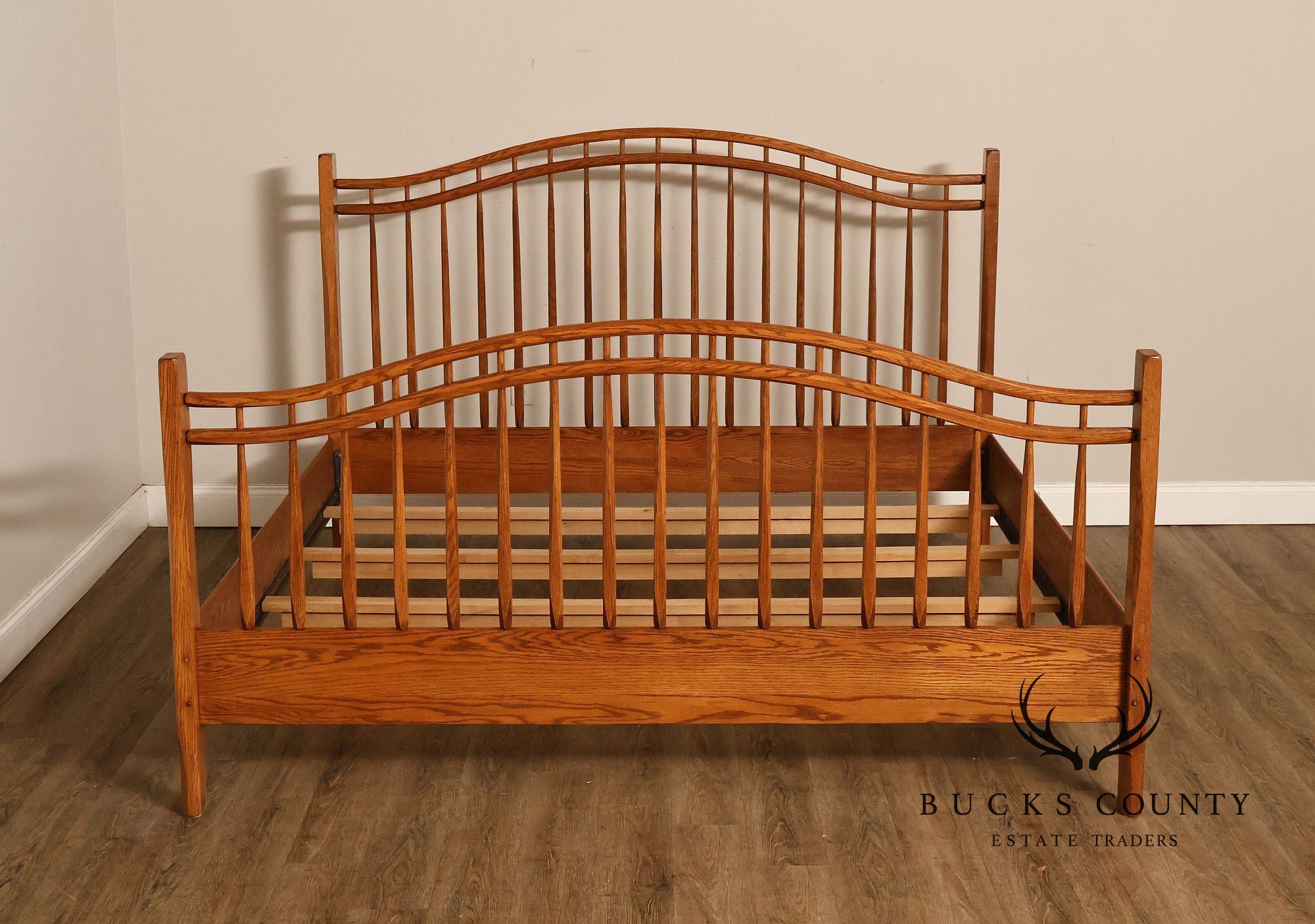 Hunt Country Furniture Windsor Style Oak King Size Bed
