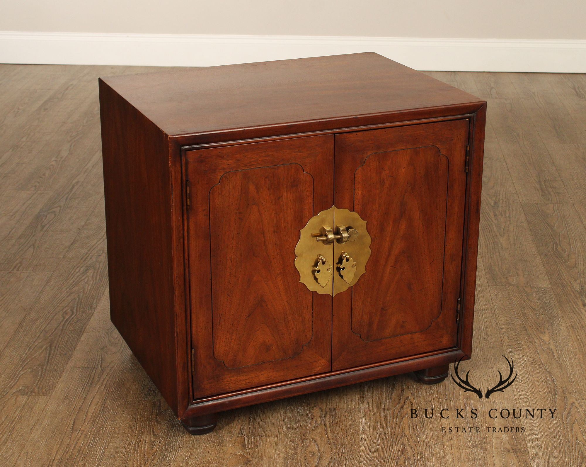 Henredon Vintage Asian Influenced Mahogany Cabinet Nightstand