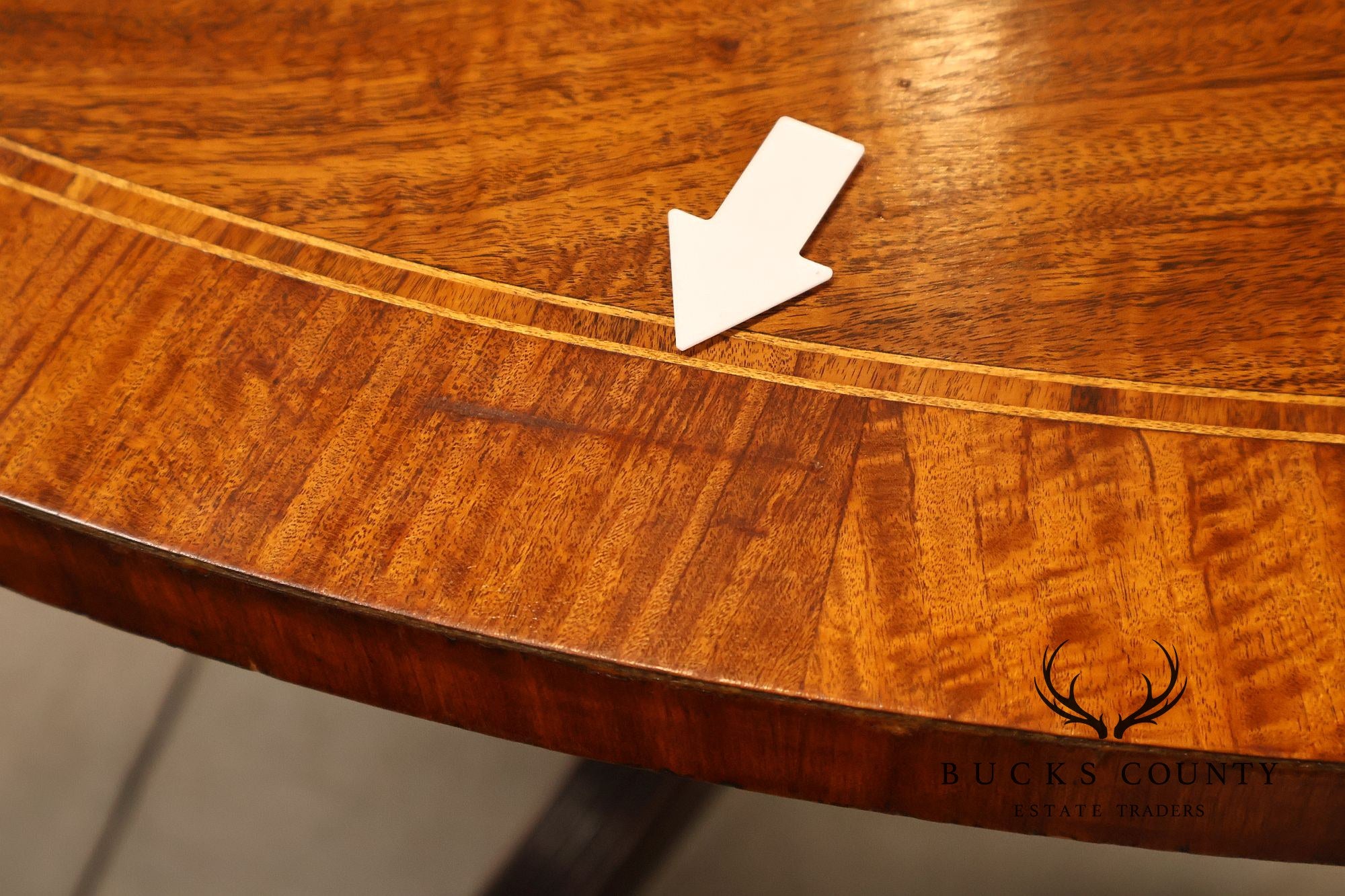 Baker Furniture 'Collectors Edition' Round Mahogany Pedestal Dining Table