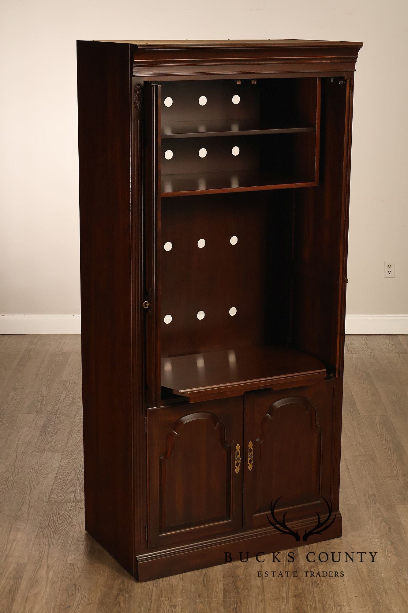 Ethan Allen Georgian Court Collection Traditional Entertainment Armoire Cabinet
