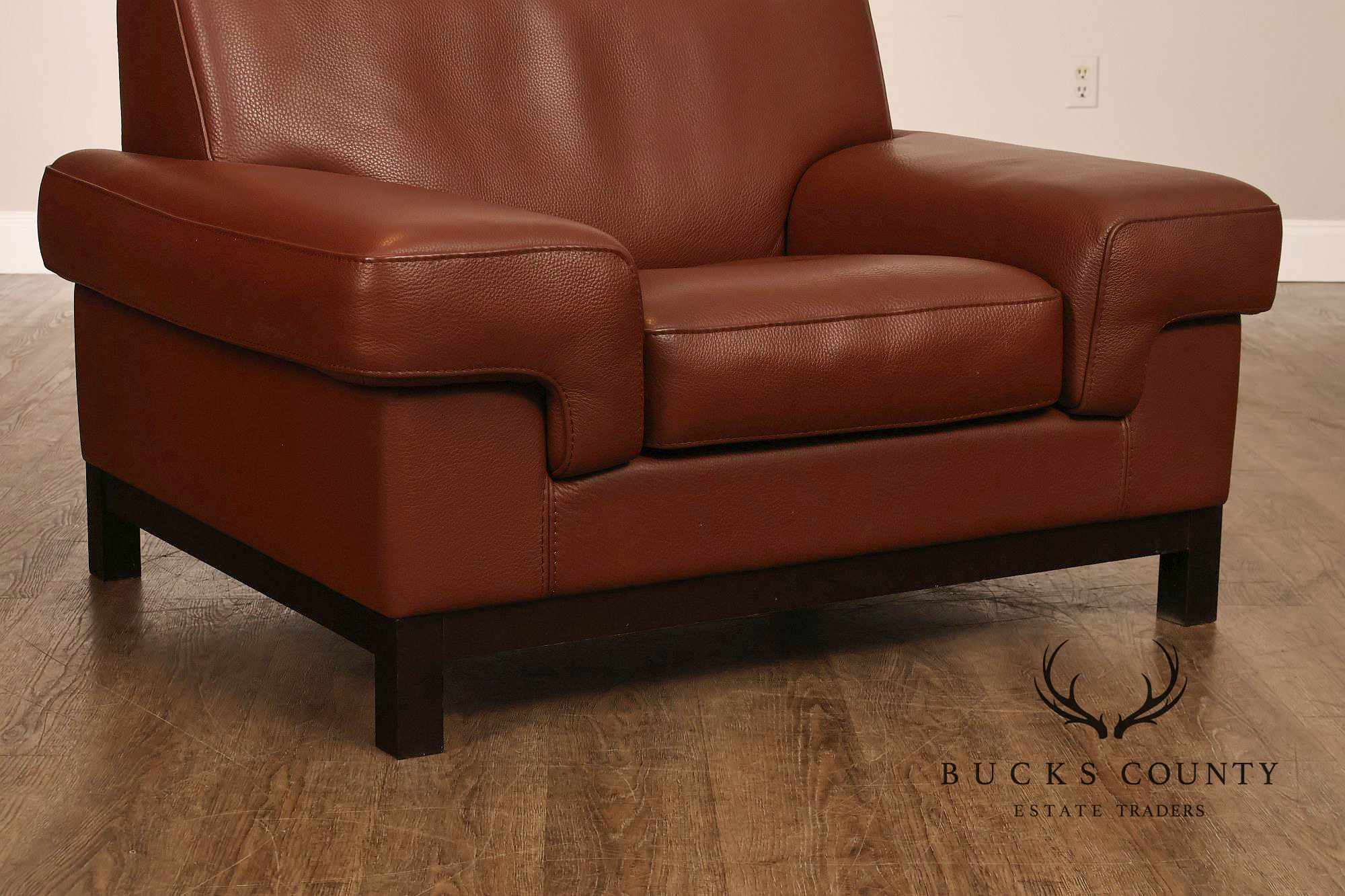 Formenti Pair of Italian Leather Lounge Chairs